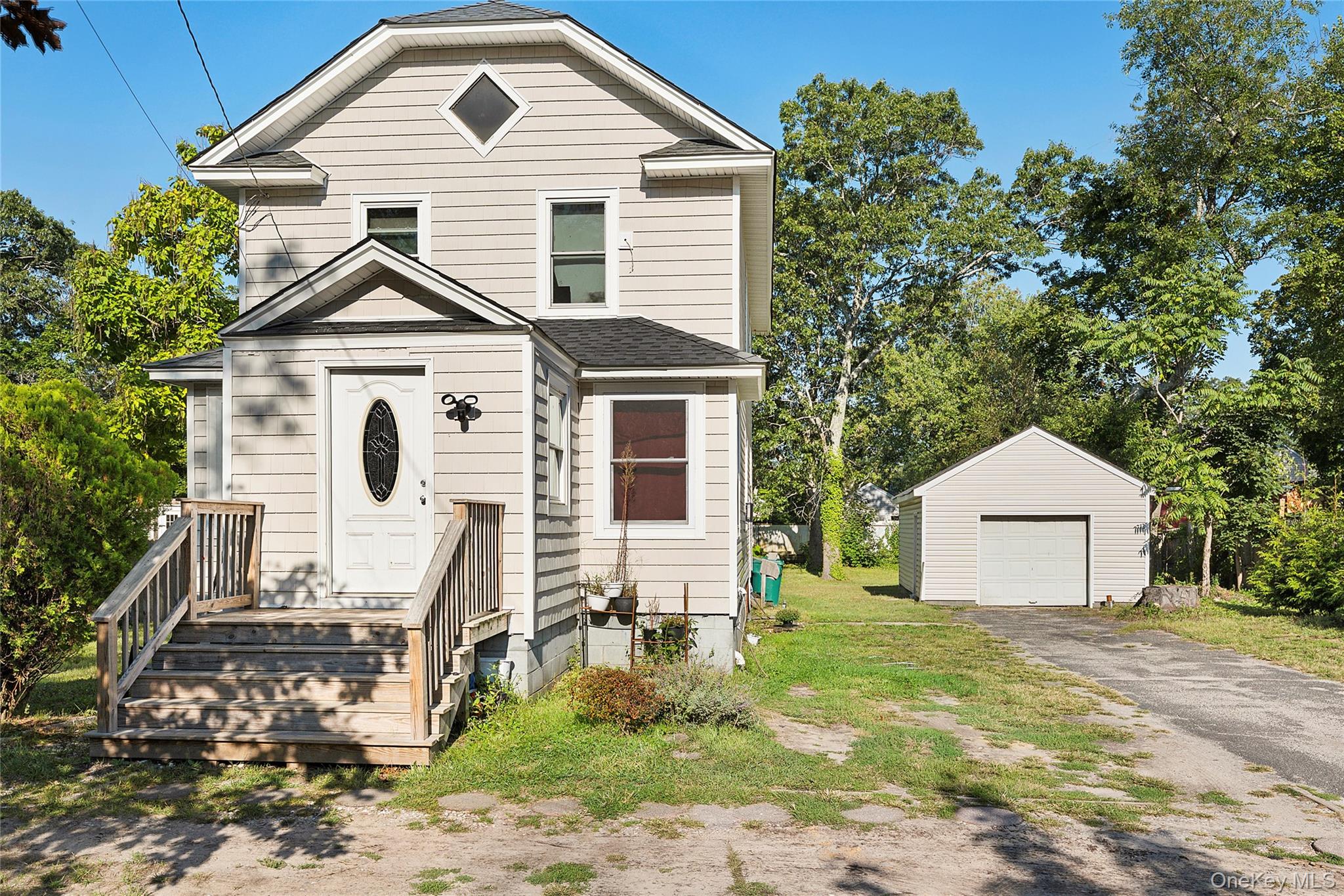 135 Lake Avenue, Flanders, NY 11901