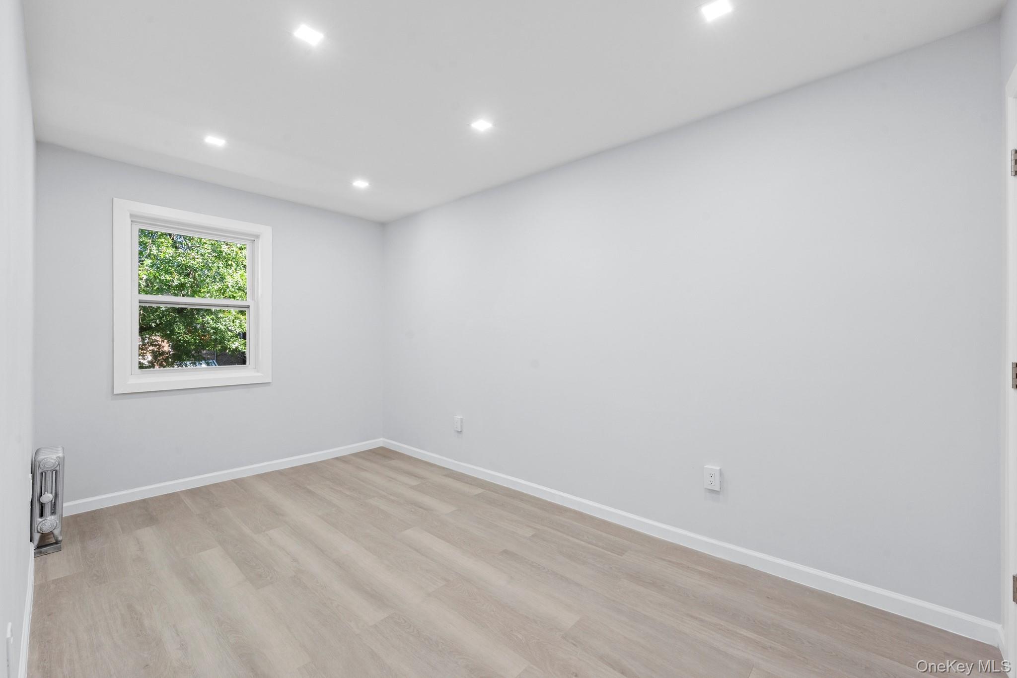 11008 172nd Street, Saint Albans, NY 11433