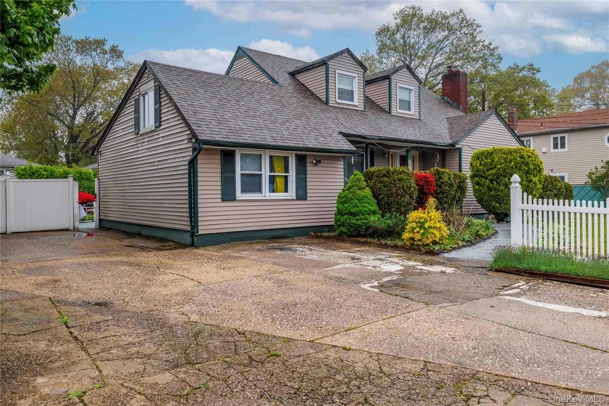 265 Beachview Street, Copiague, NY 11726