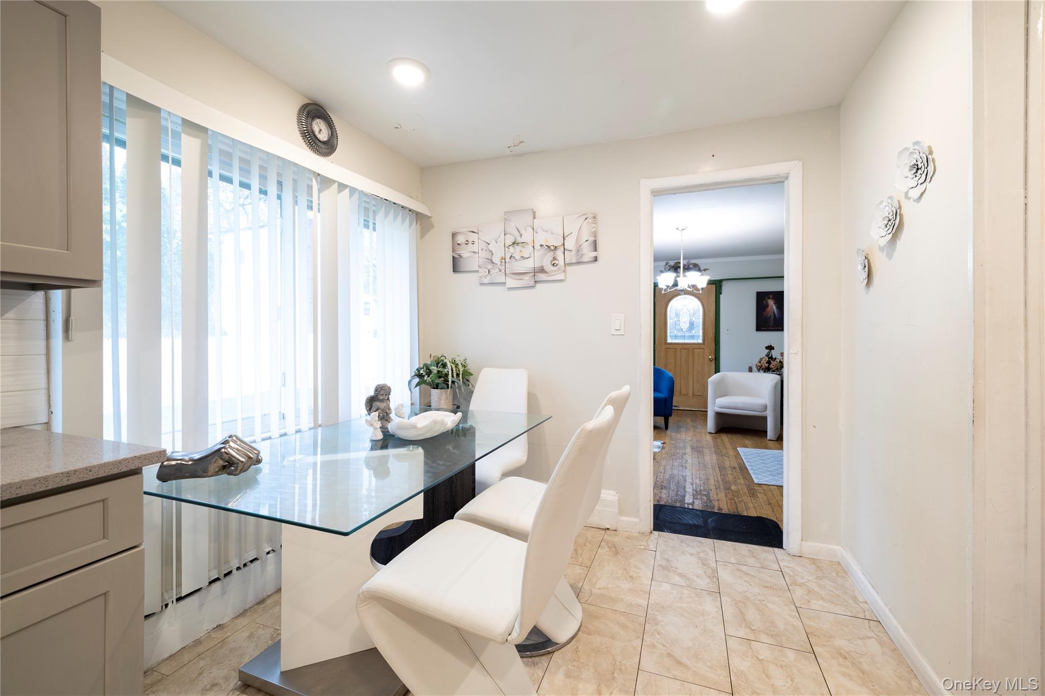 265 Beachview Street, Copiague, NY 11726