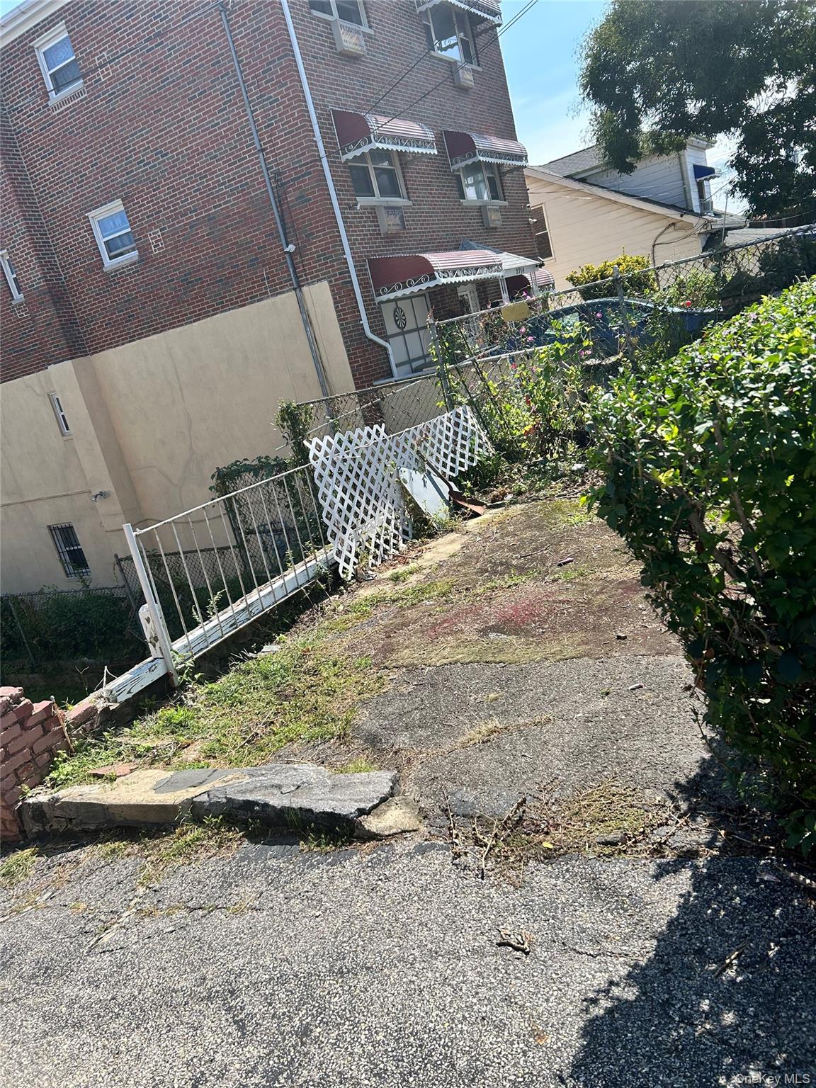 2716 Gunther Avenue, Bronx, NY 10469