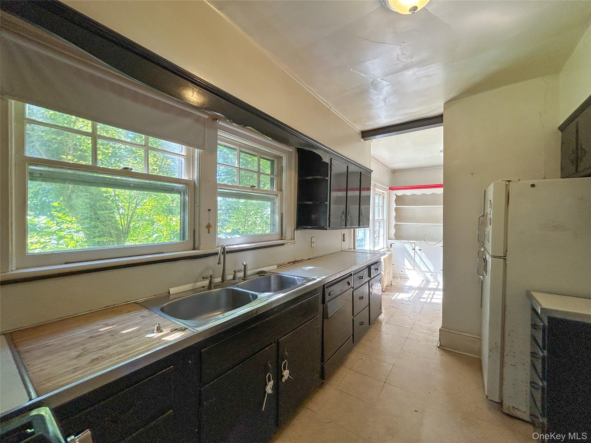 18 Beechwood Park, Poughkeepsie, NY 12601