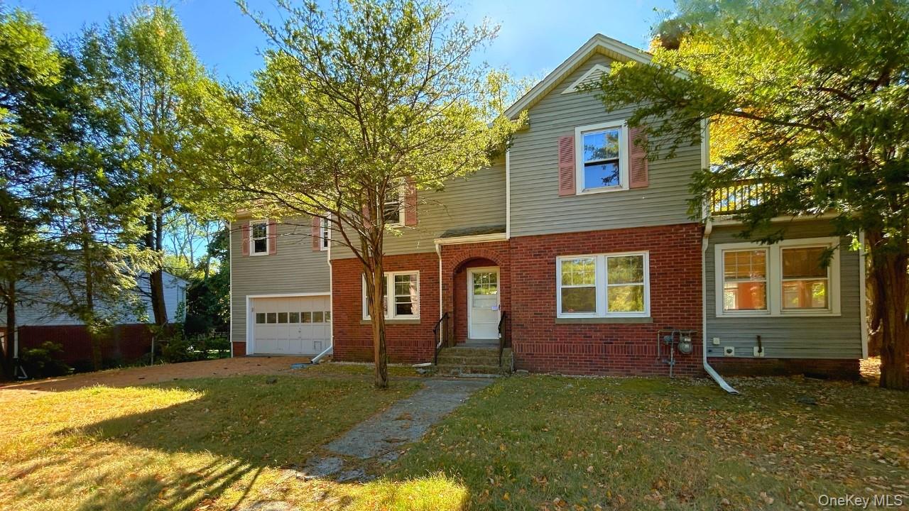 18 Beechwood Park, Poughkeepsie, NY 12601