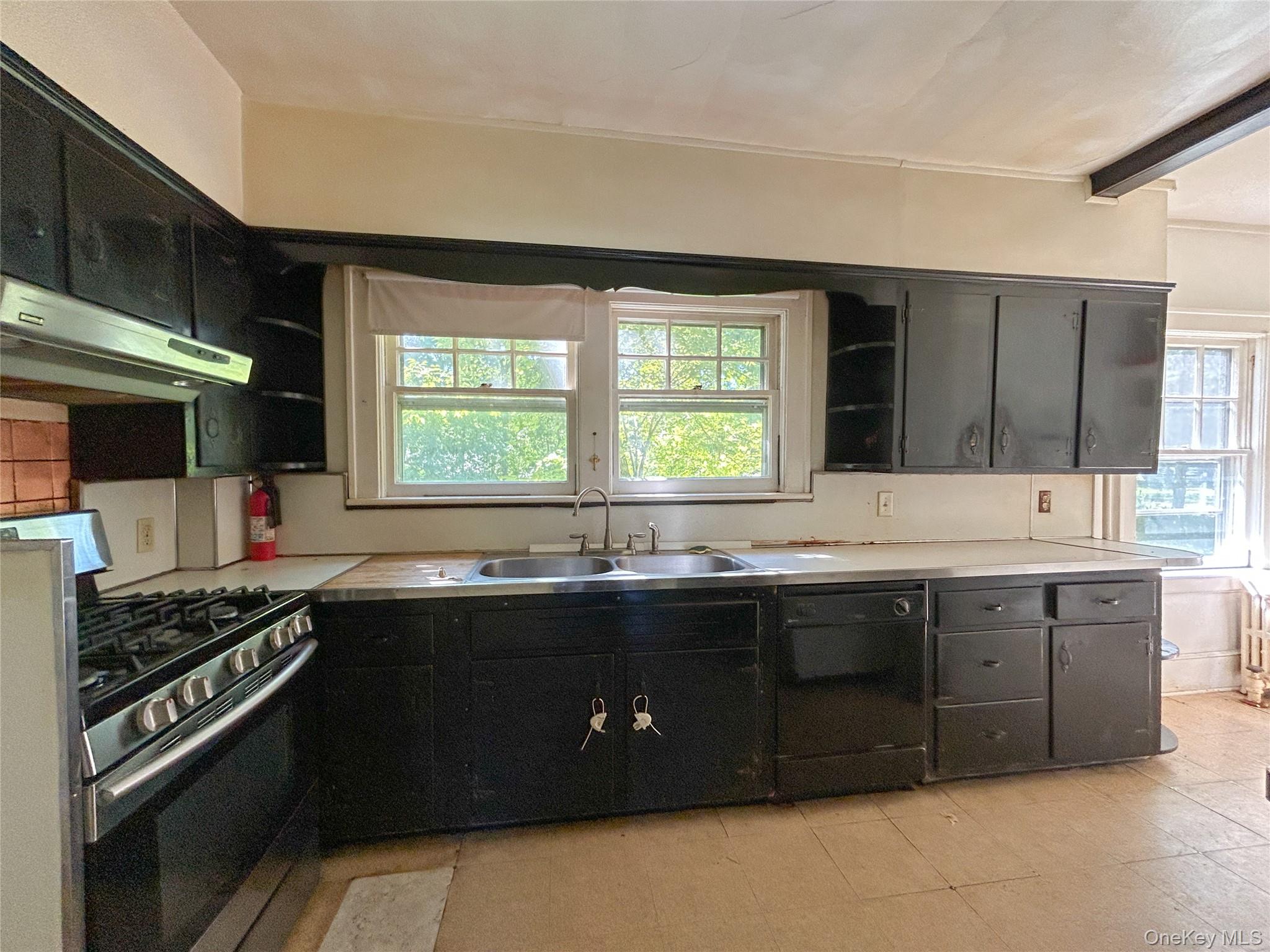 18 Beechwood Park, Poughkeepsie, NY 12601