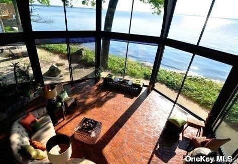 48 Westland Drive, Glen Cove, NY 11542