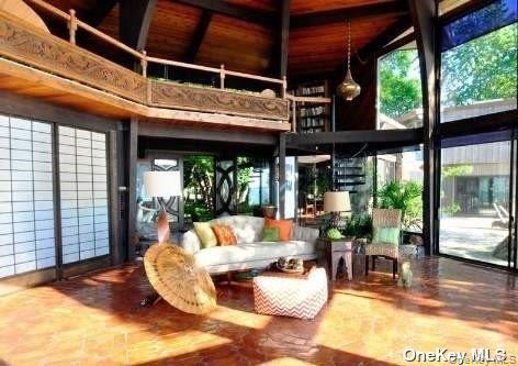 48 Westland Drive, Glen Cove, NY 11542