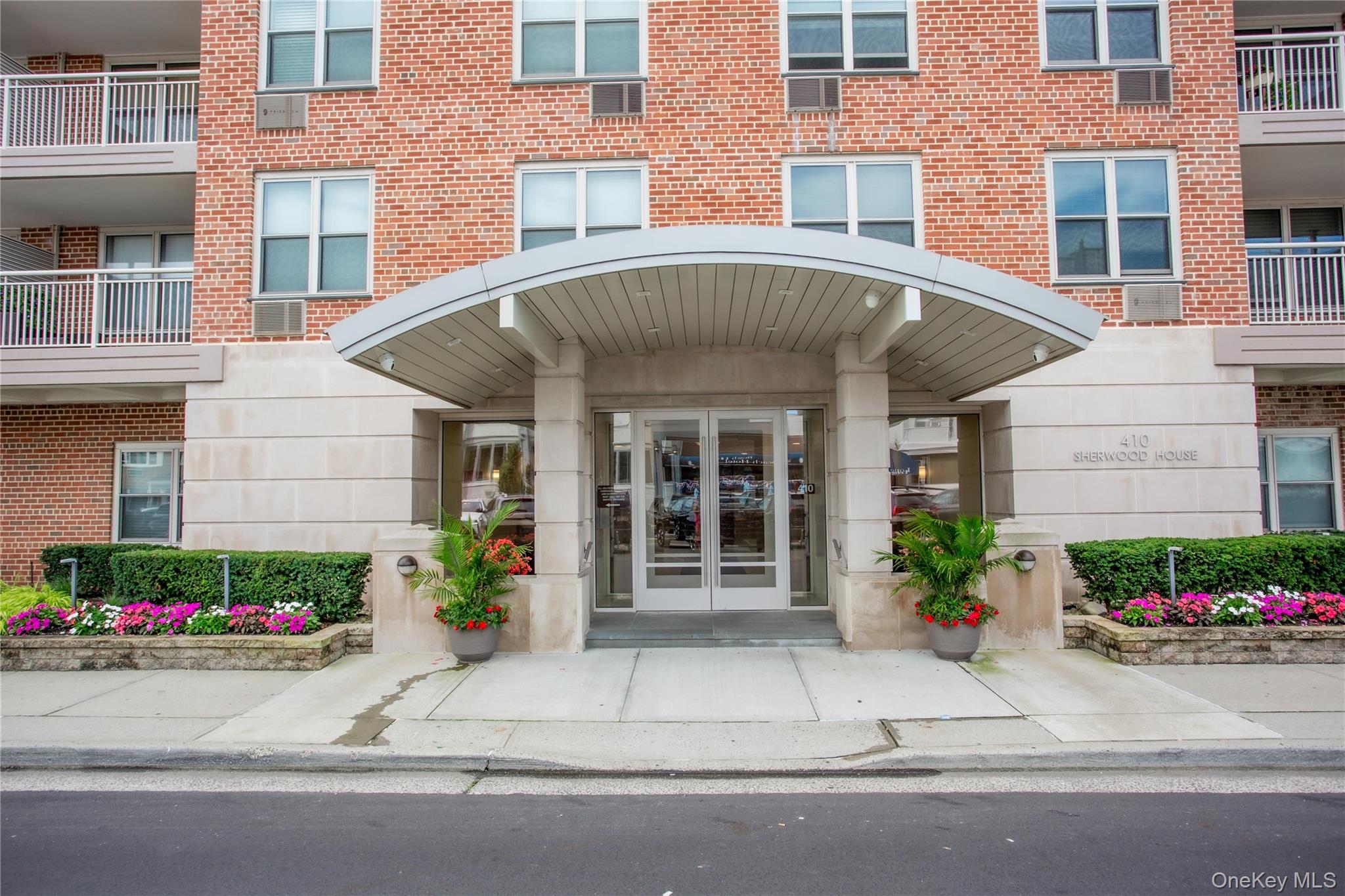 410 E Broadway # 2W, Long Beach, NY 11561