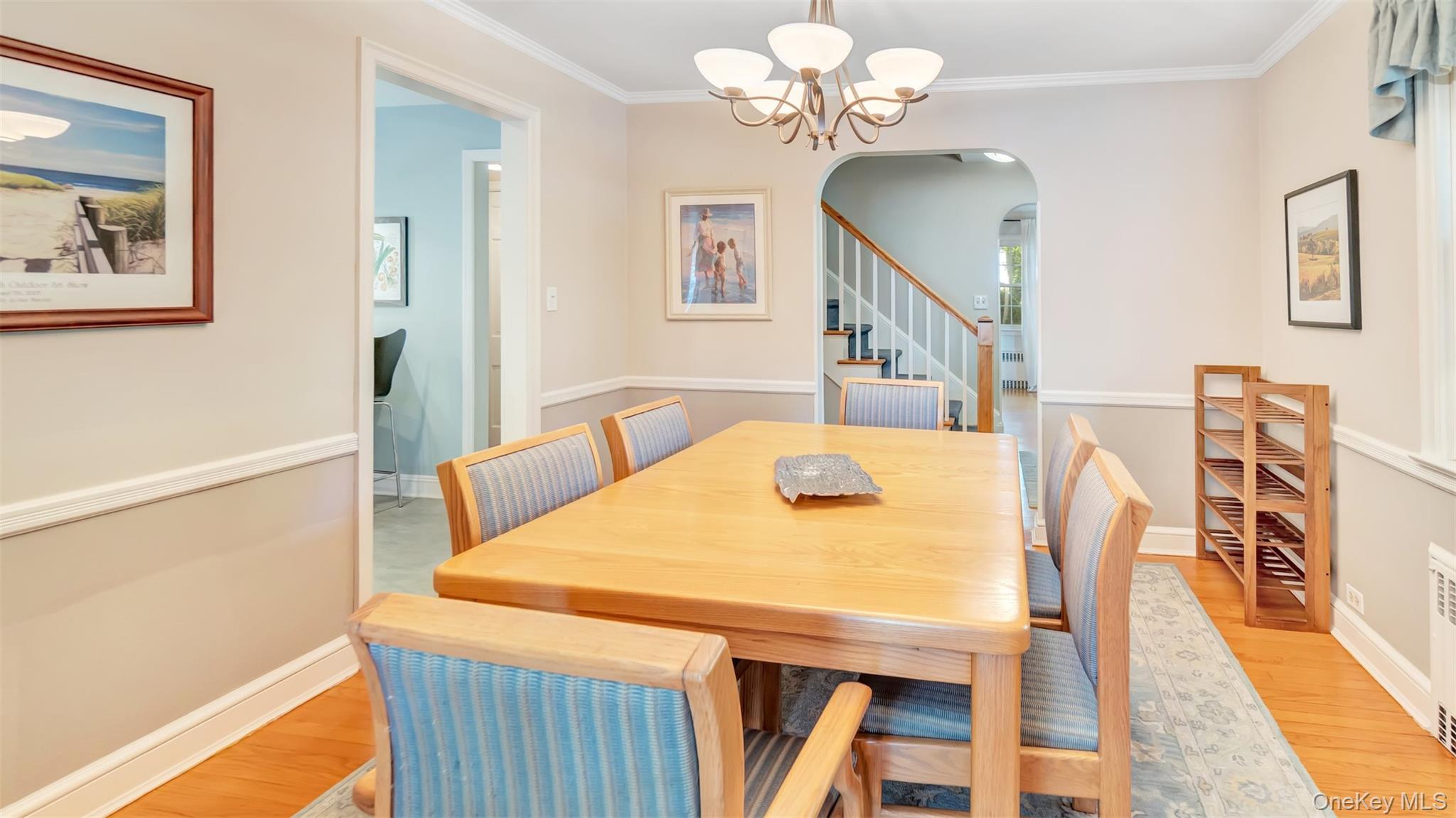 35 Carlton Street, Malverne, NY 11565