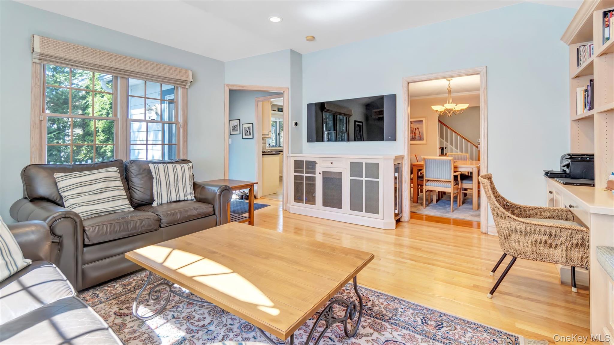 35 Carlton Street, Malverne, NY 11565