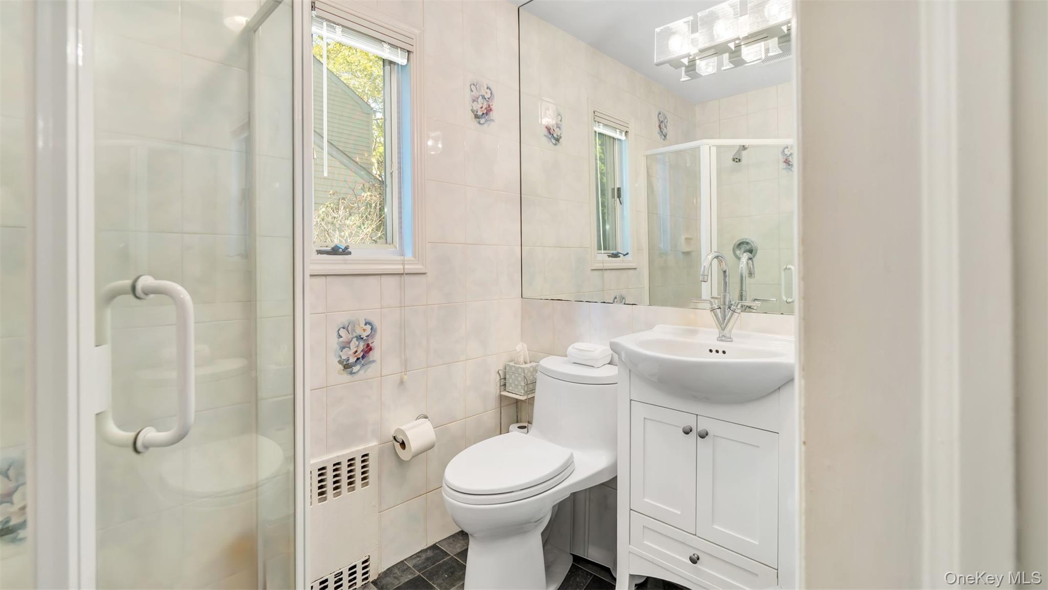 35 Carlton Street, Malverne, NY 11565