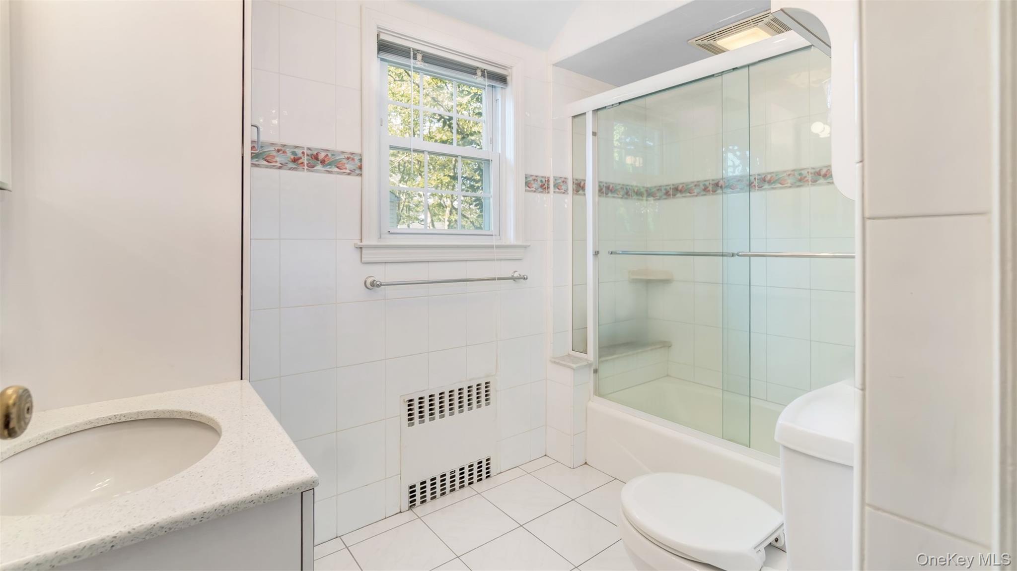 35 Carlton Street, Malverne, NY 11565