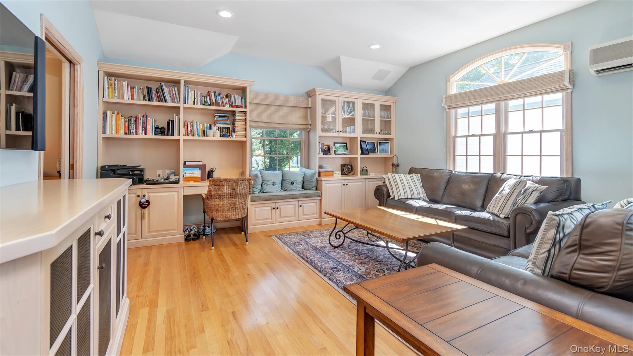 35 Carlton Street, Malverne, NY 11565