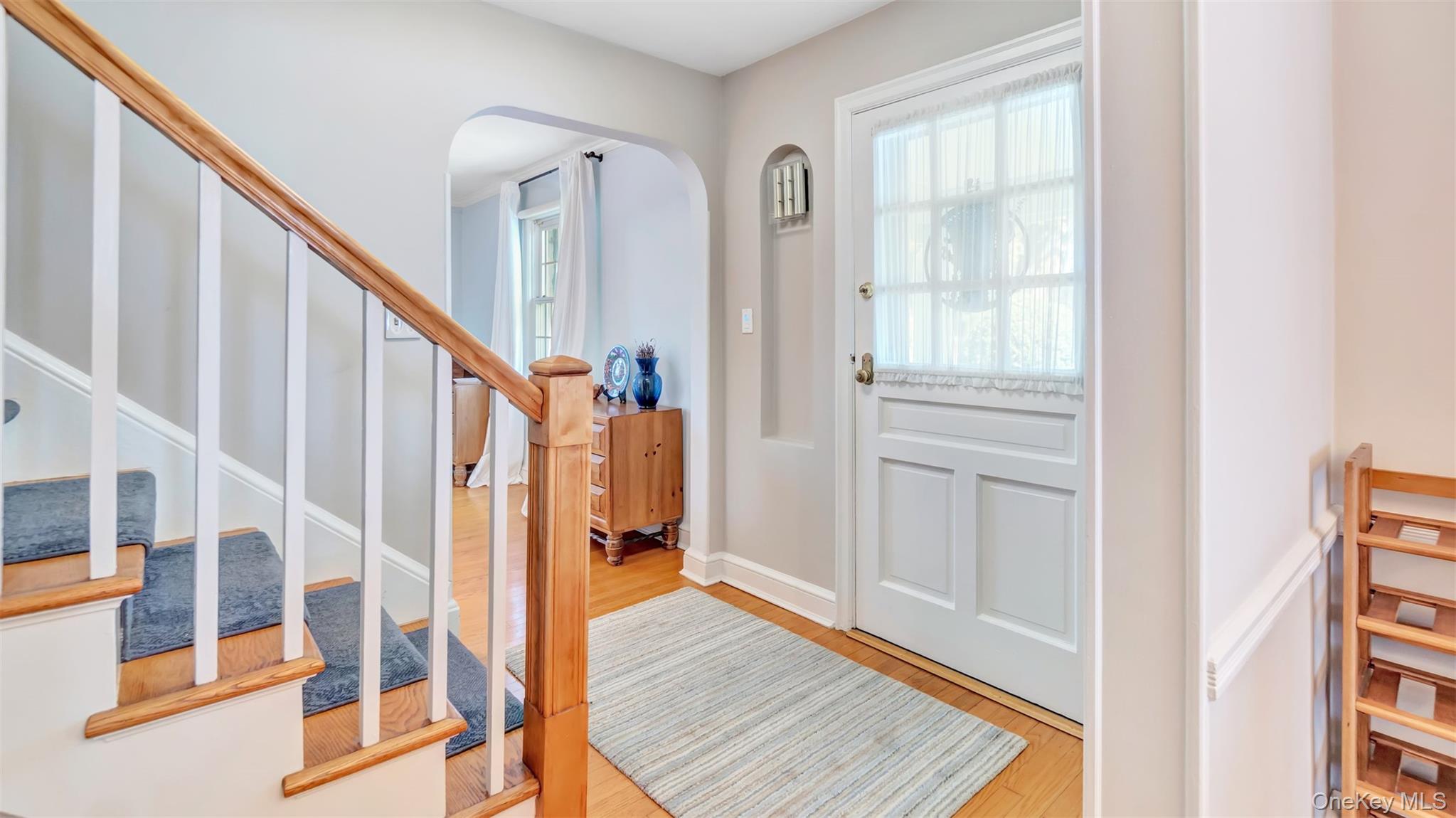 35 Carlton Street, Malverne, NY 11565