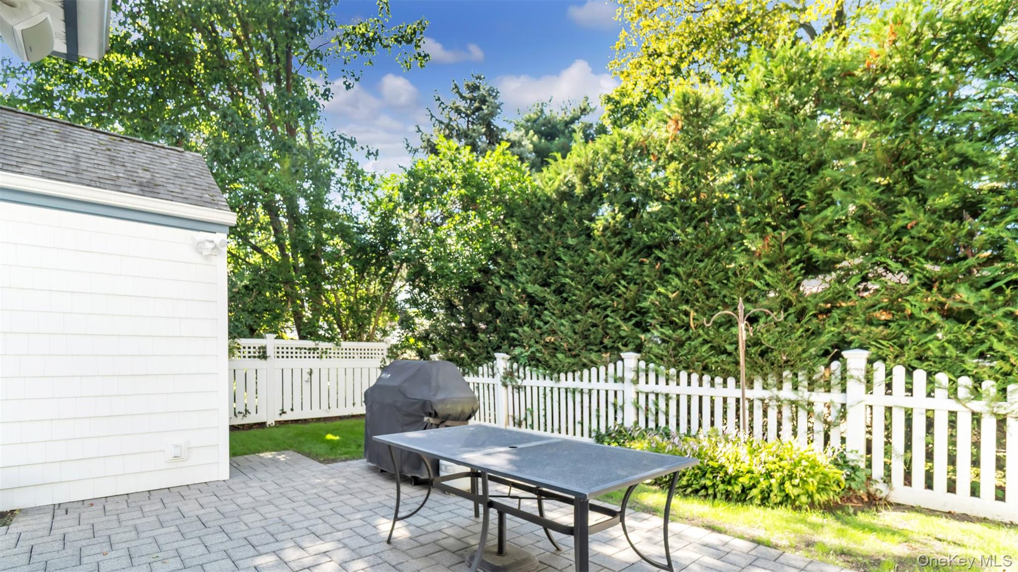 35 Carlton Street, Malverne, NY 11565