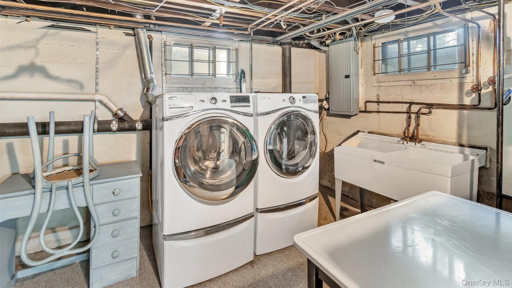 35 Carlton Street, Malverne, NY 11565