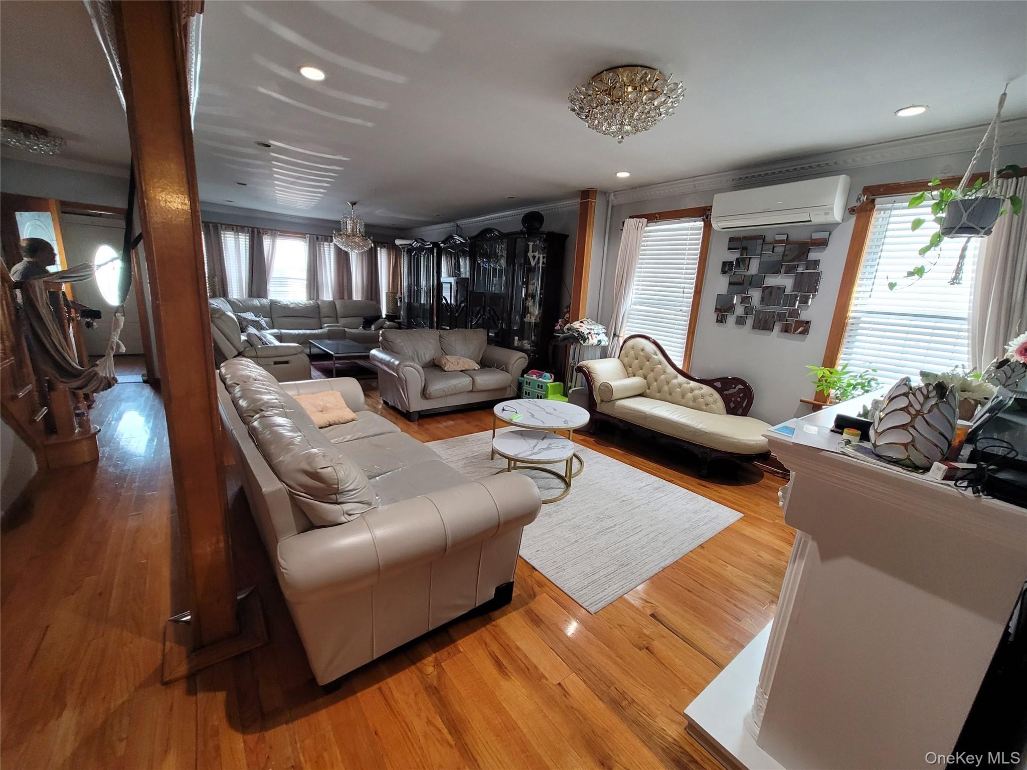 8640 126th Street, Richmond Hill, NY 11418