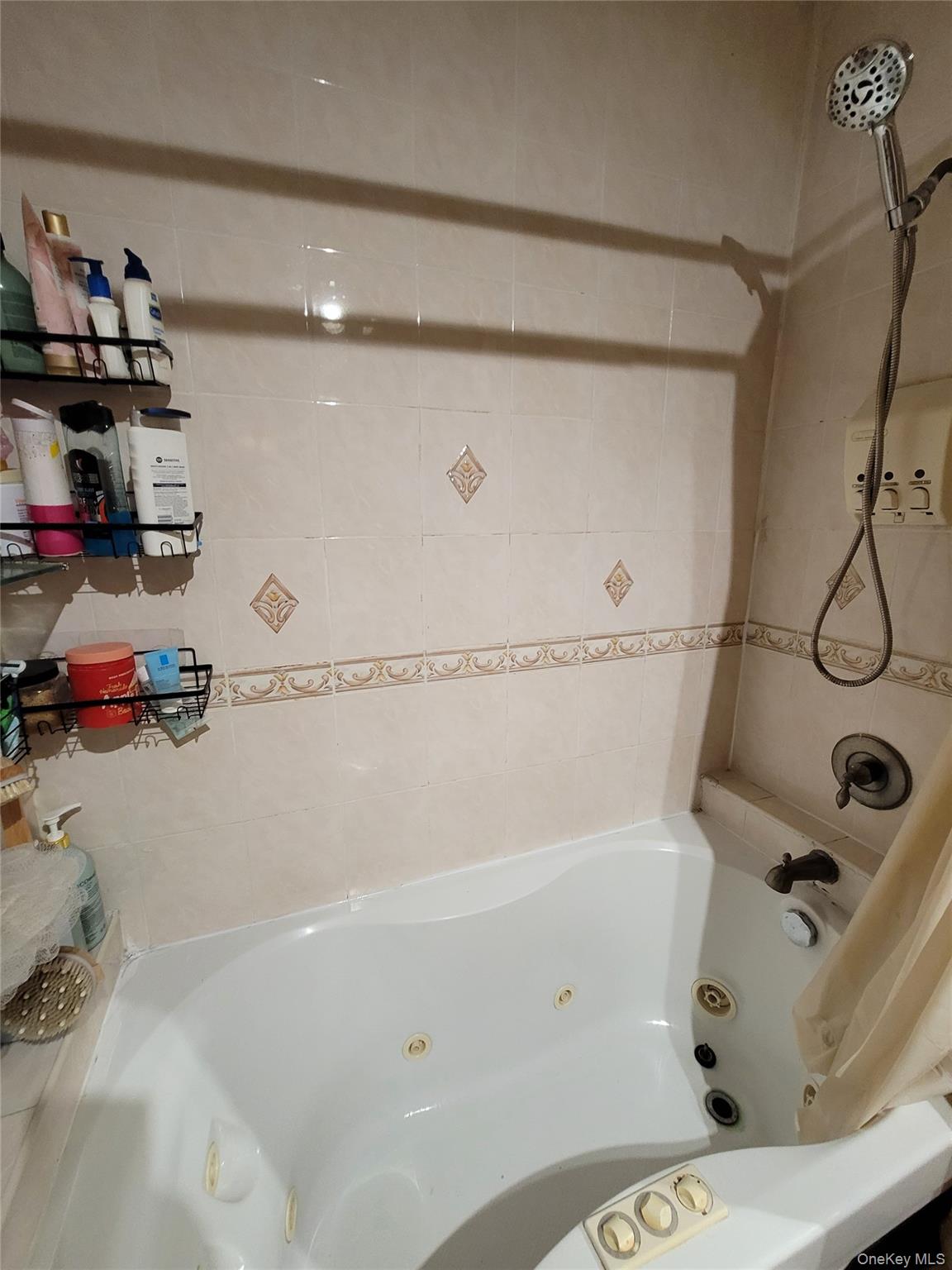 8640 126th Street, Richmond Hill, NY 11418