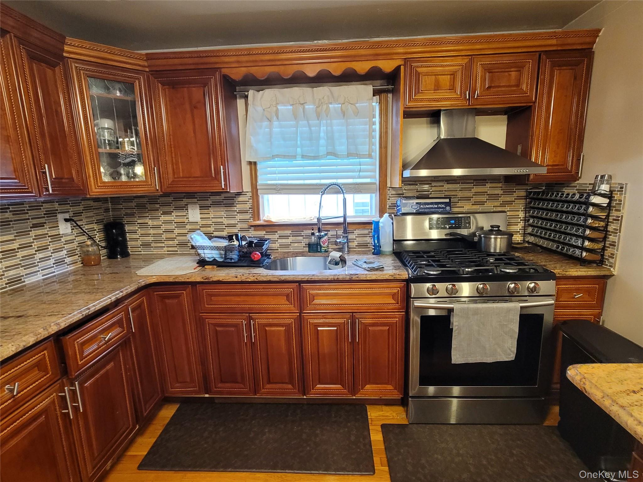 8640 126th Street, Richmond Hill, NY 11418