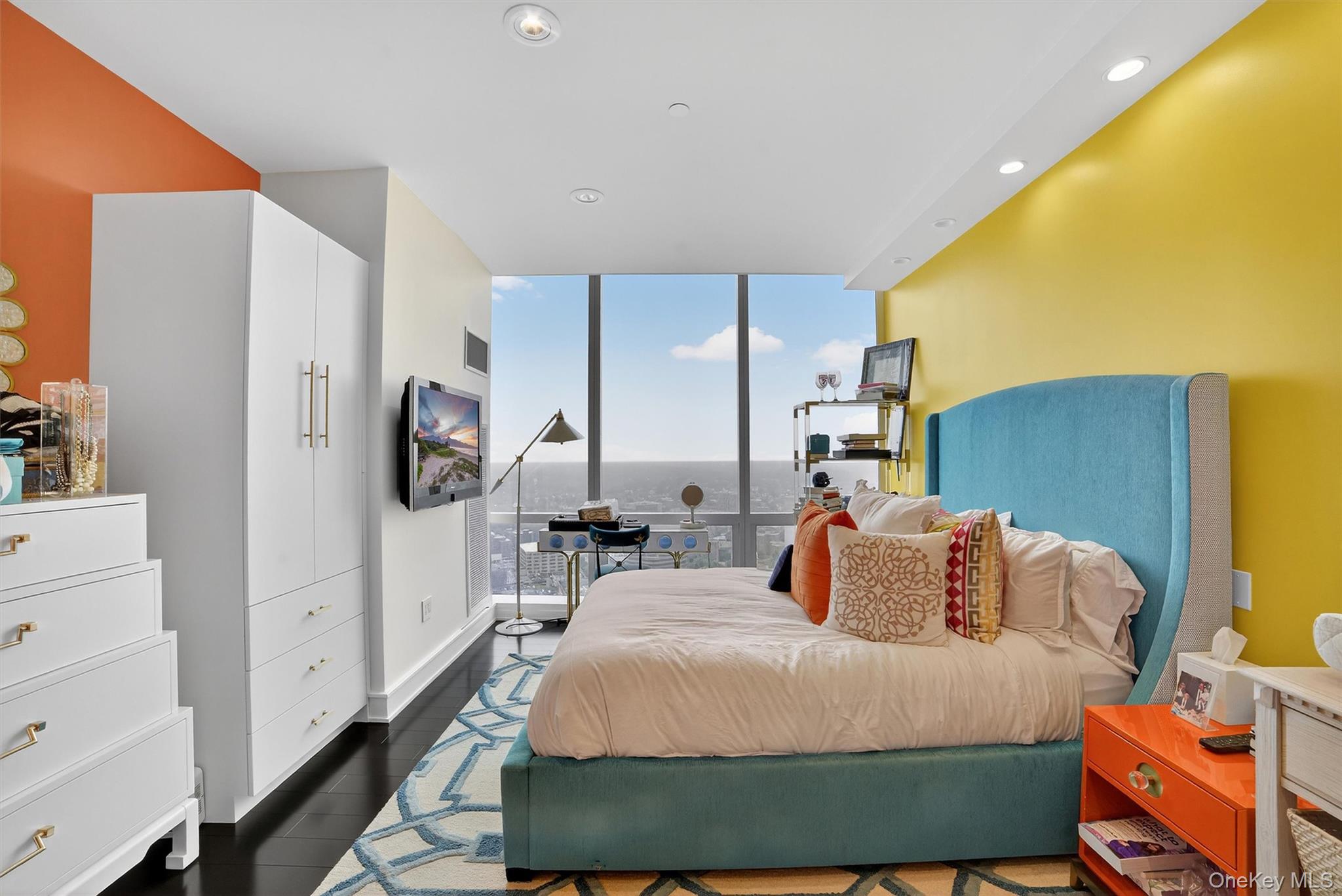 5 Renaissance Square # PH9E, White Plains, NY 10601