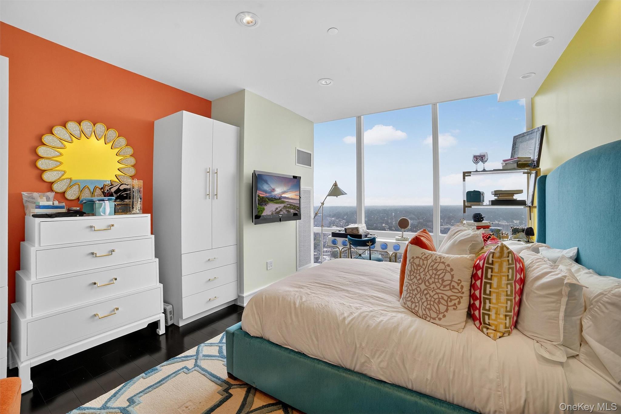 5 Renaissance Square # PH9E, White Plains, NY 10601