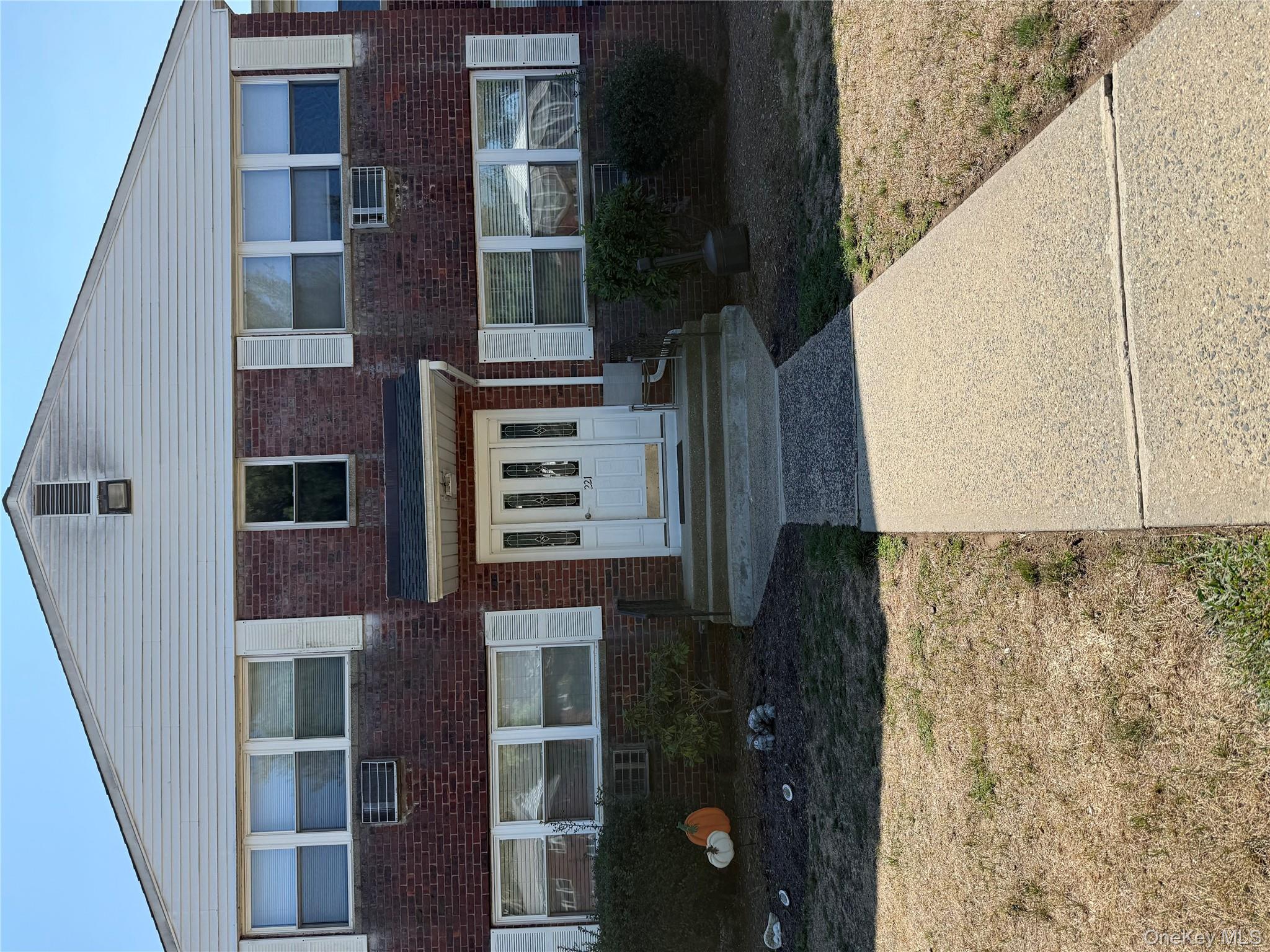 221 n middletown rd # B, Pearl River, NY 10965
