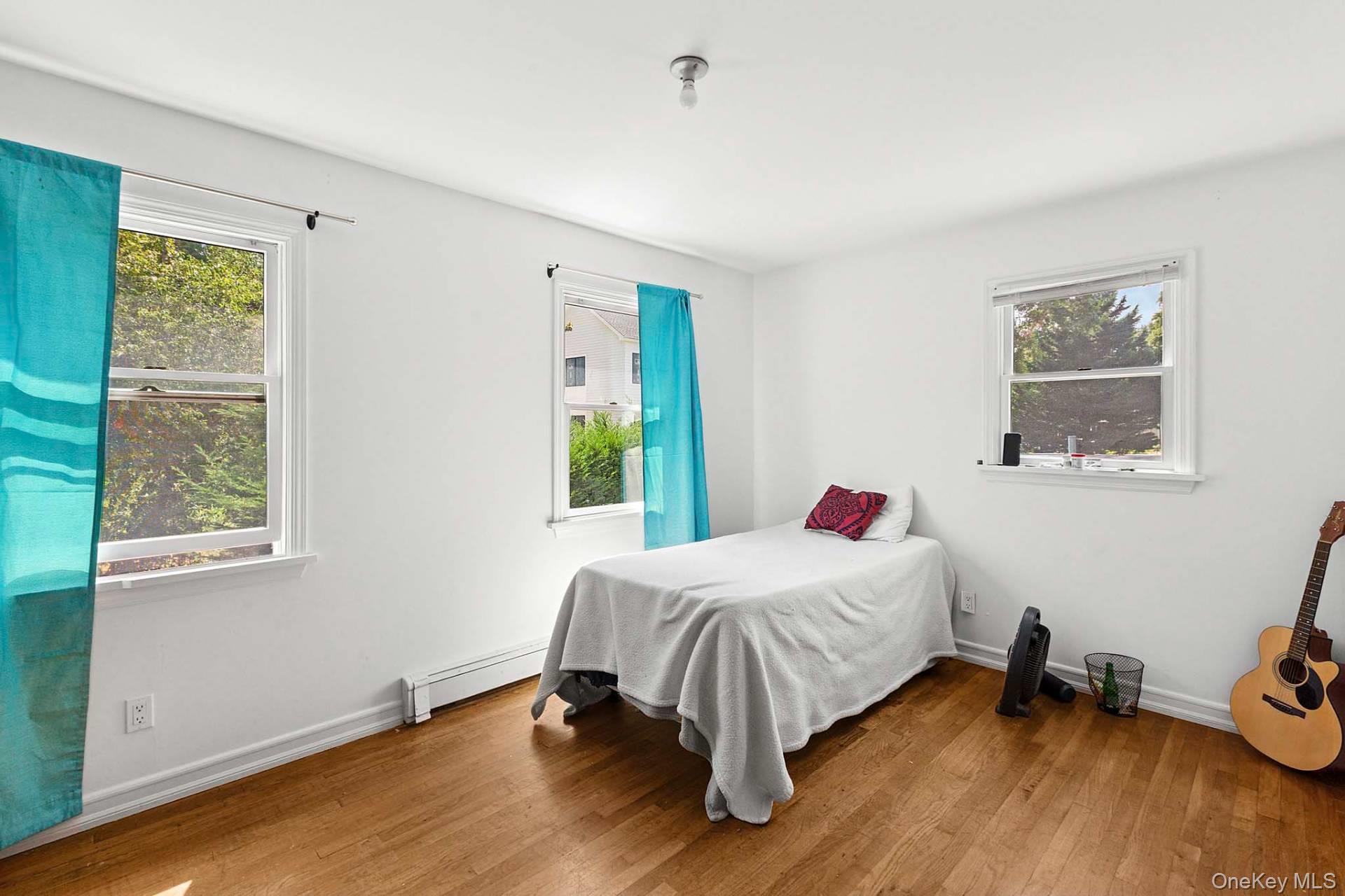 3 Newtown Court, Hampton Bays, NY 11946