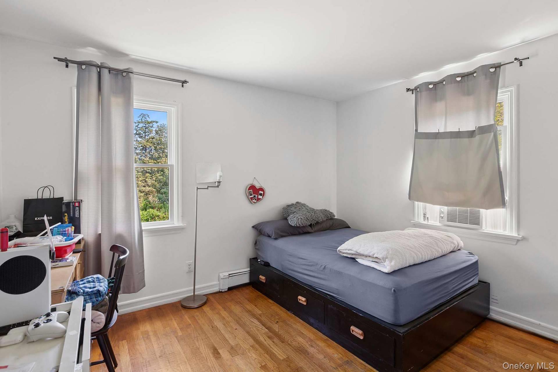 3 Newtown Court, Hampton Bays, NY 11946