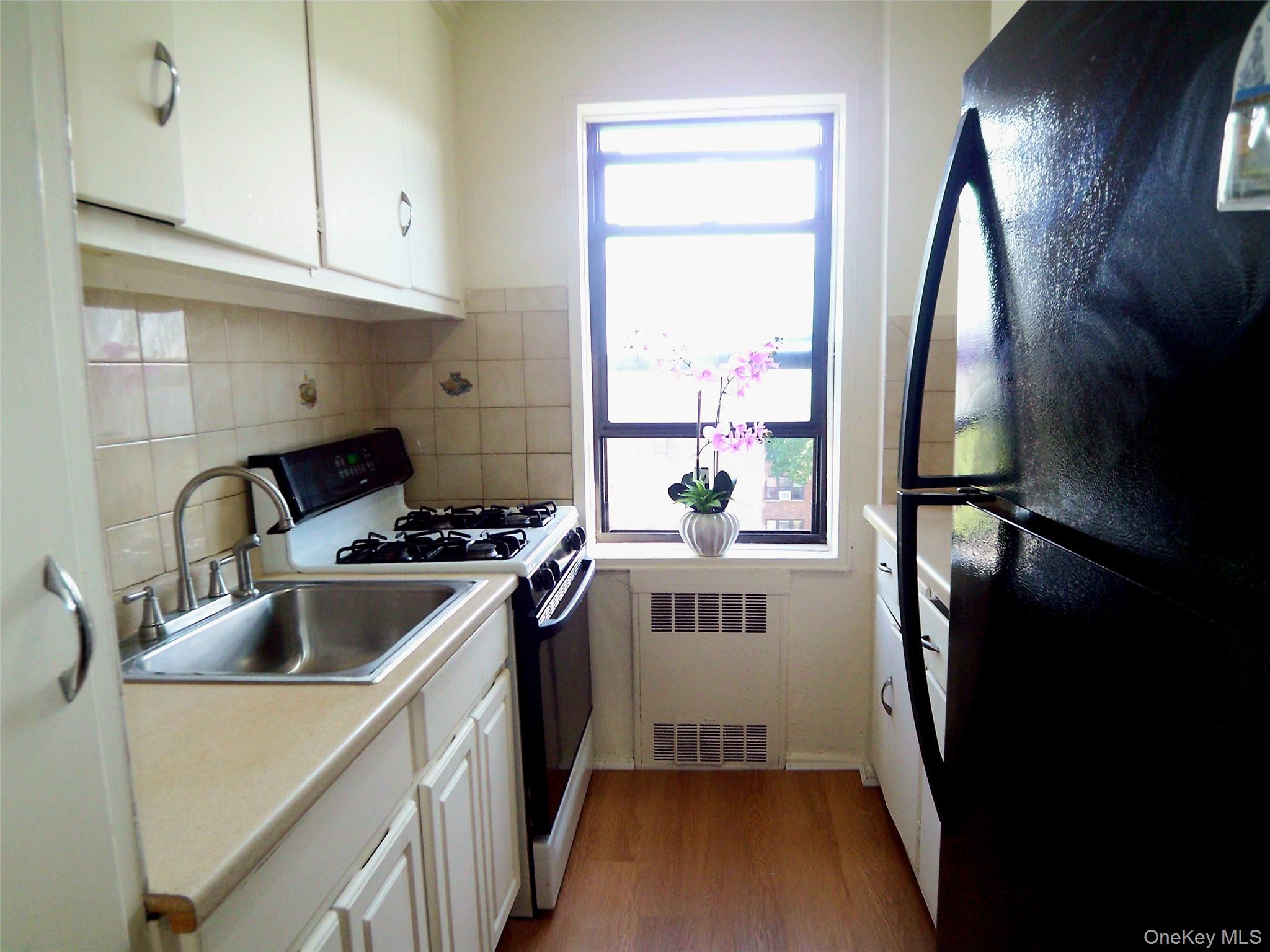 1 Fisher Drive # 520, Mount Vernon, NY 10552