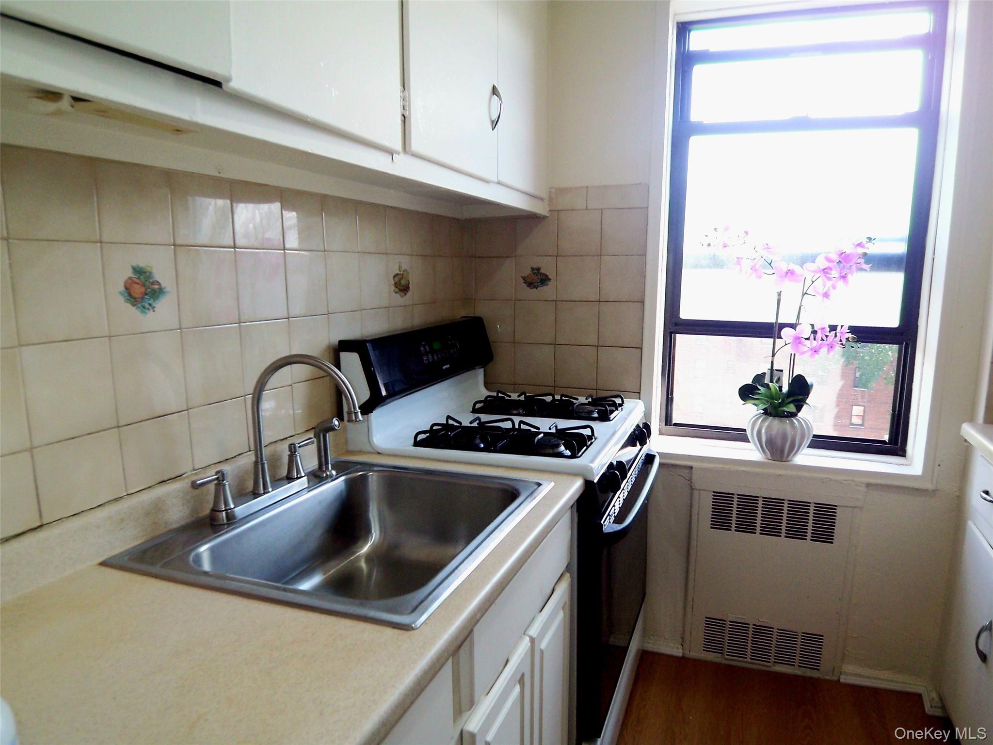 1 Fisher Drive # 520, Mount Vernon, NY 10552