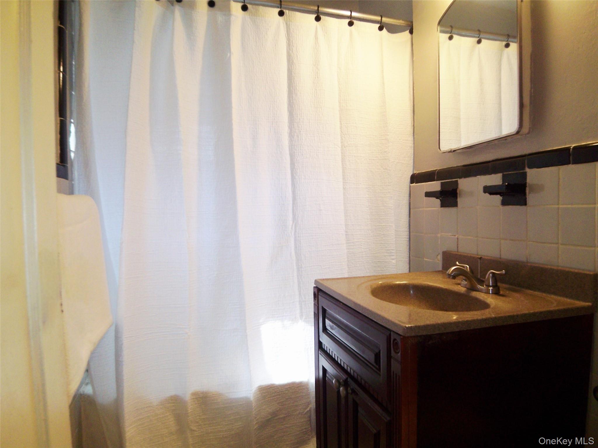 1 Fisher Drive # 520, Mount Vernon, NY 10552