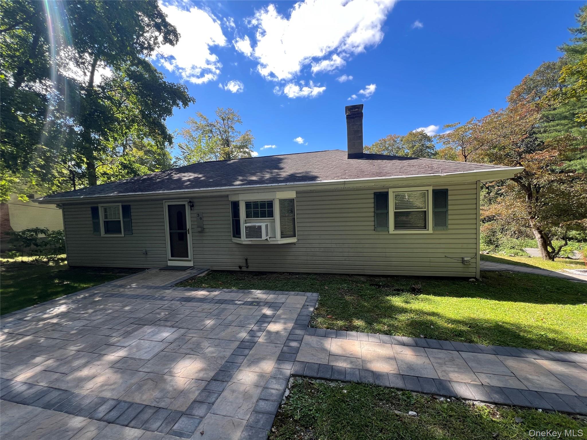 39 West Avenue, Putnam Valley, NY 10579
