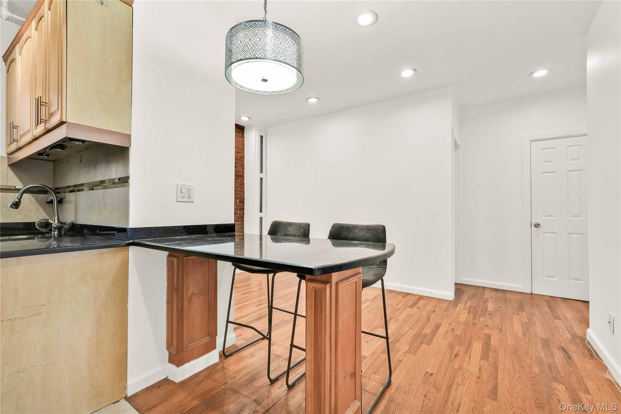 21-28 35th # 2A, Astoria, NY 11105