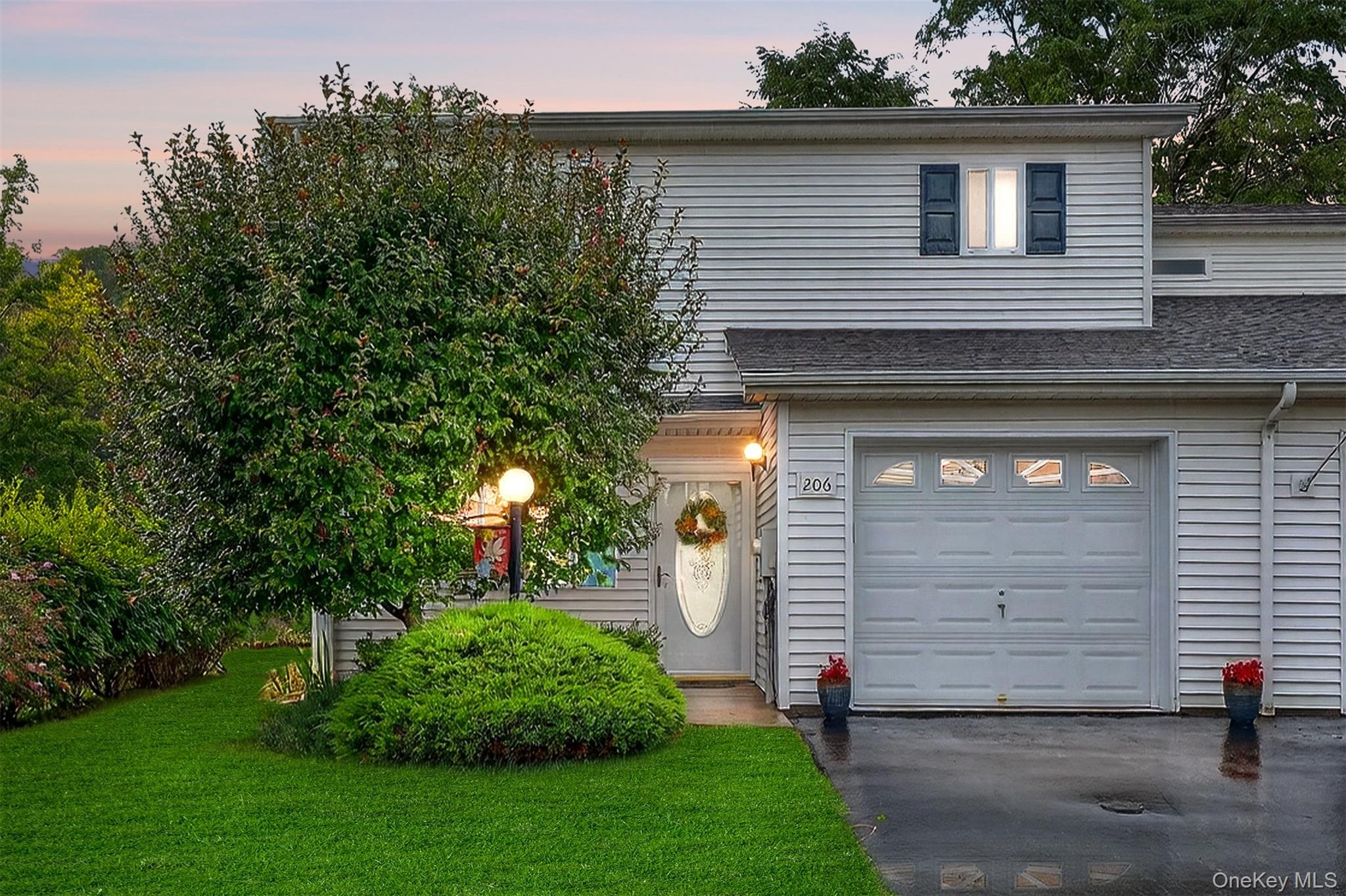 206 Tamerisk Lane, New Windsor, NY 12553