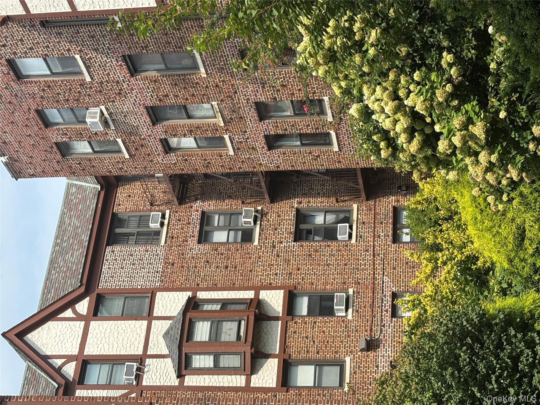 160-15 Powells Cove Boulevard # D302, Beechhurst, NY 11357