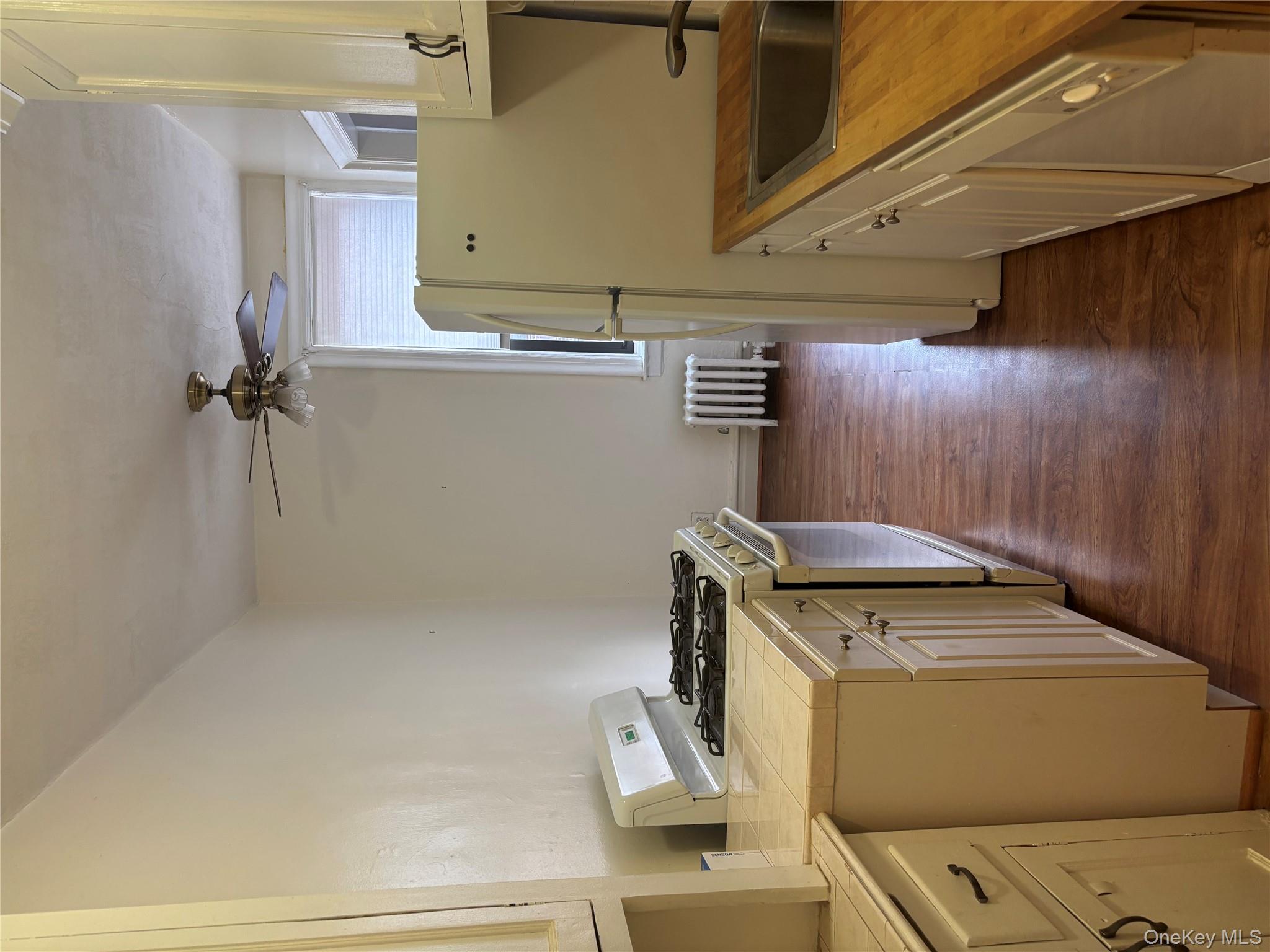 160-15 Powells Cove Boulevard # D302, Beechhurst, NY 11357