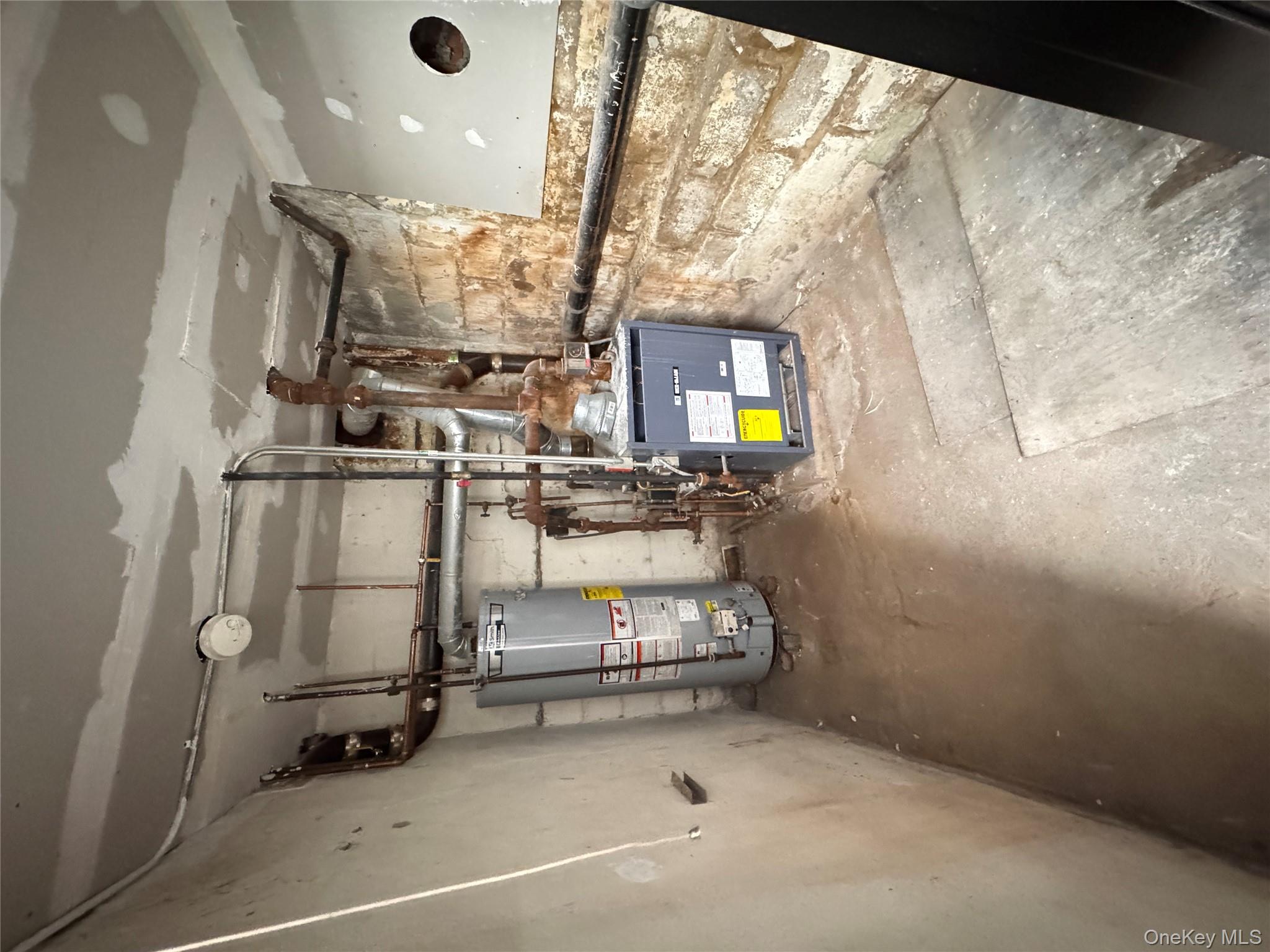 67-05 Roosevelt Ave, Woodside, NY 11377