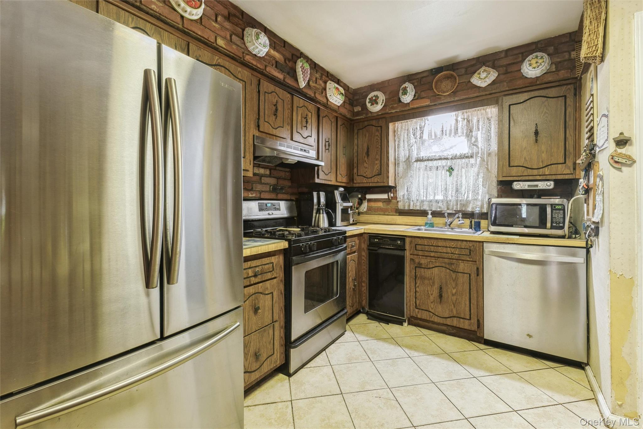 190 17 42nd Avenue, Flushing, NY 11358