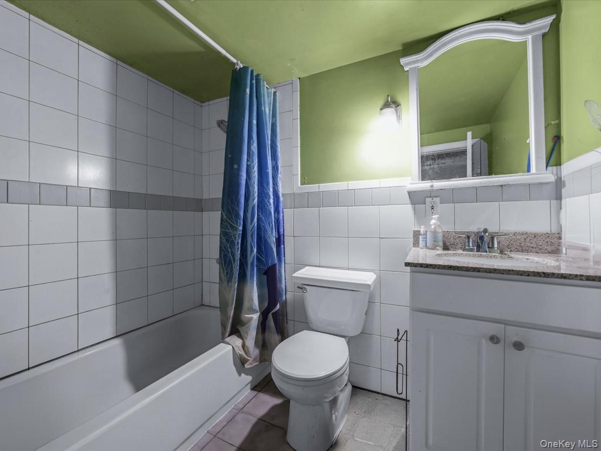 269 E Columbia Street, Hempstead, NY 11550