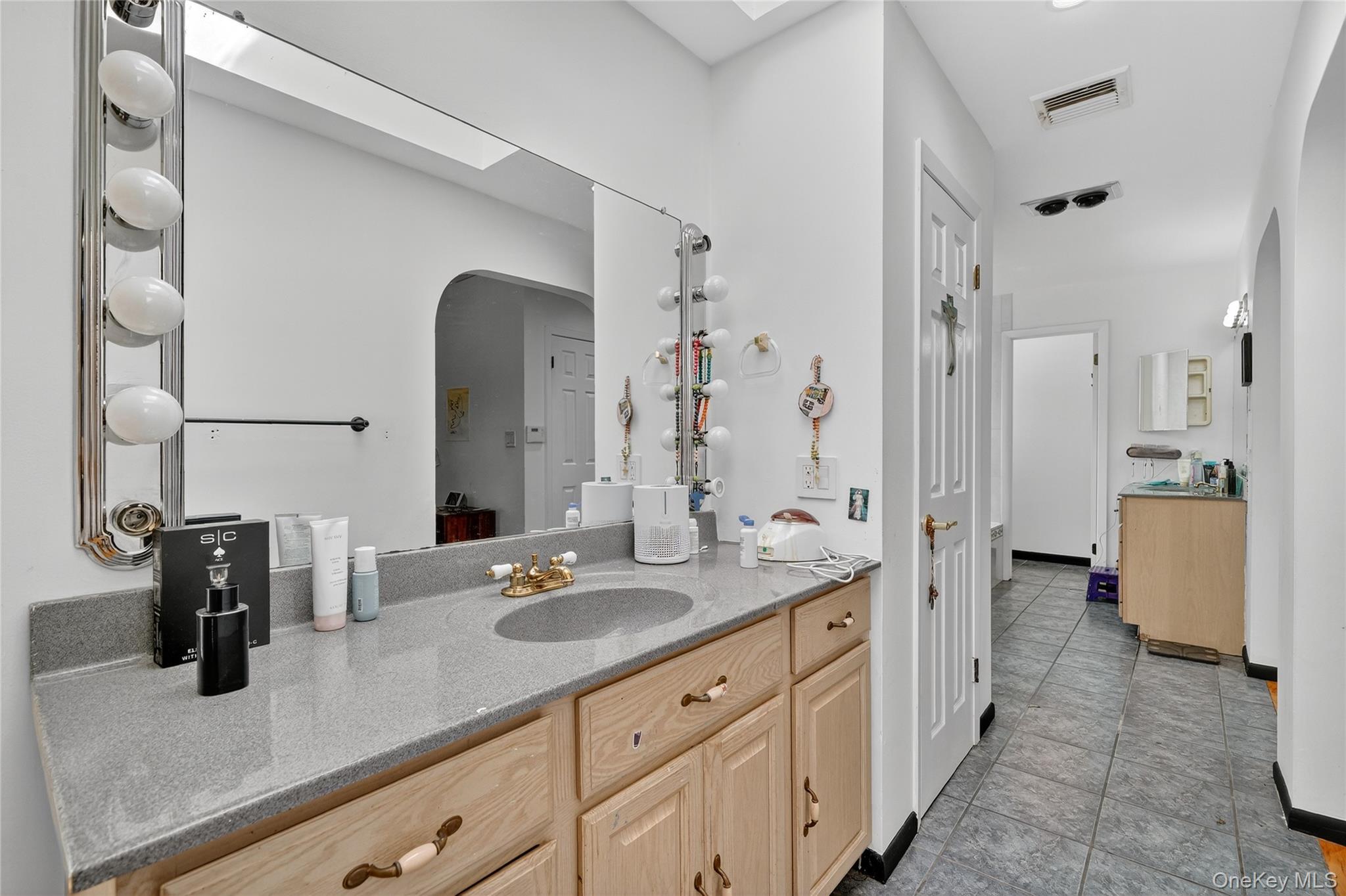 306 S Pascack Road, Nanuet, NY 10954