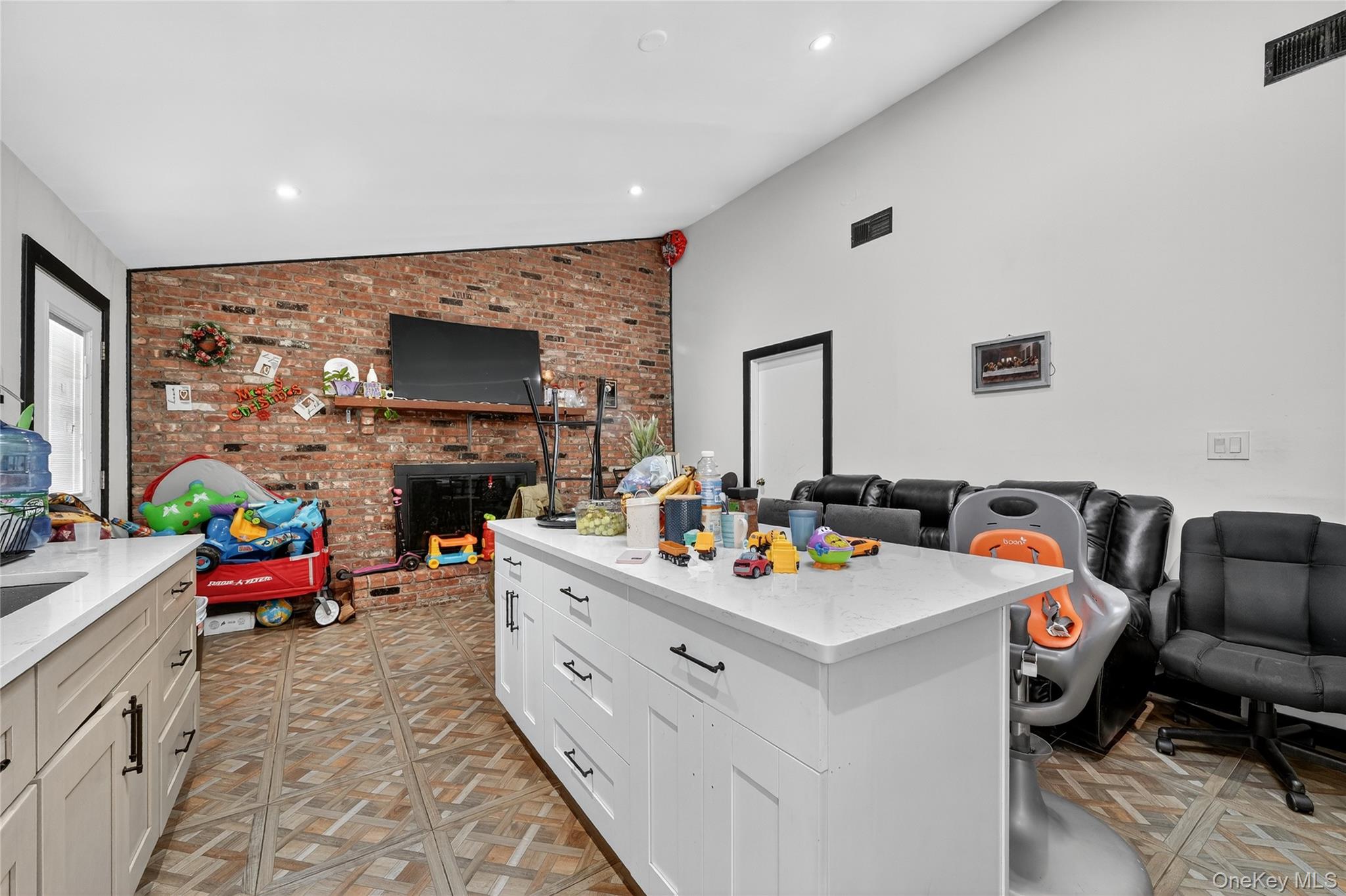 306 S Pascack Road, Nanuet, NY 10954