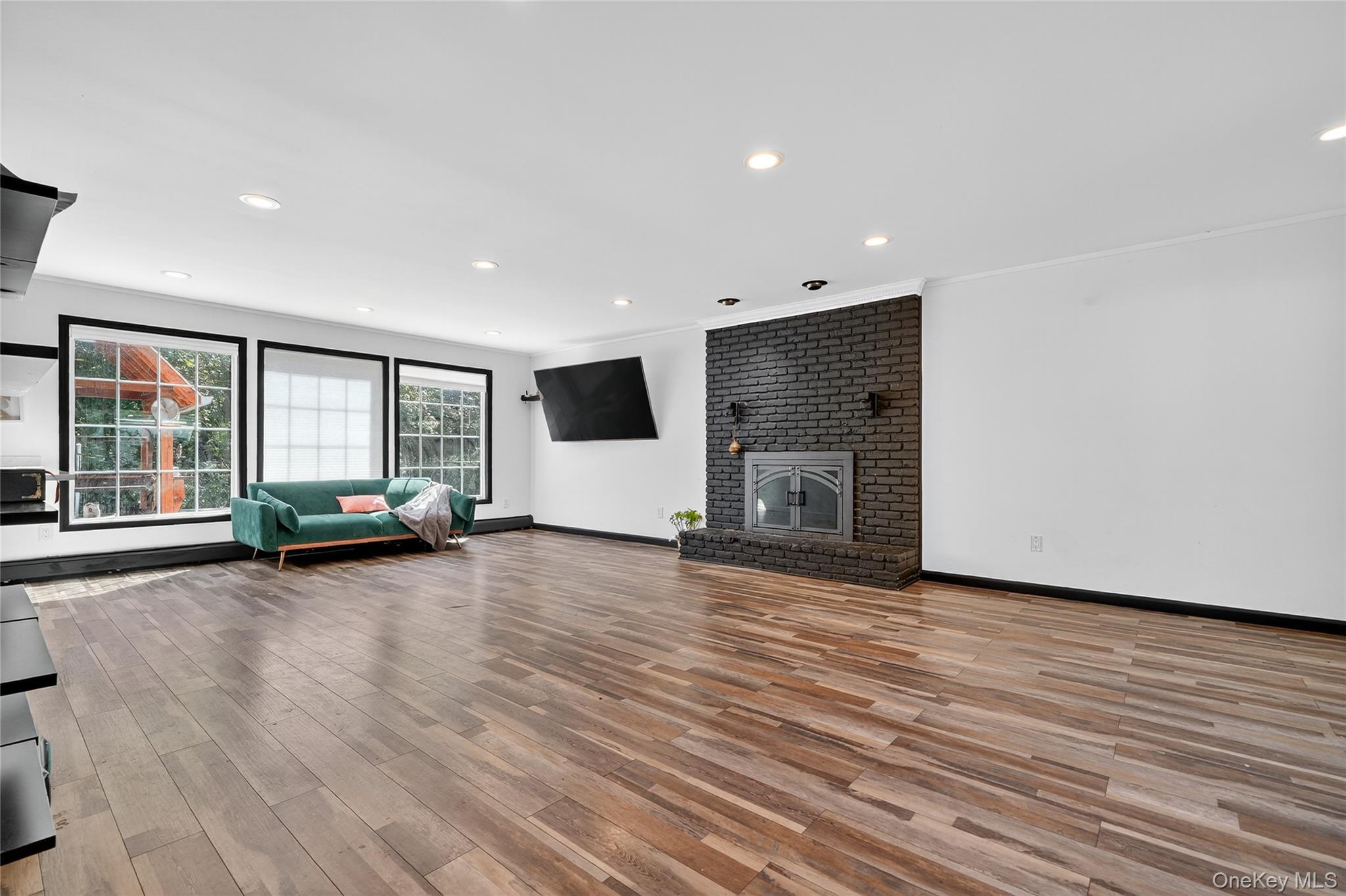 306 S Pascack Road, Nanuet, NY 10954