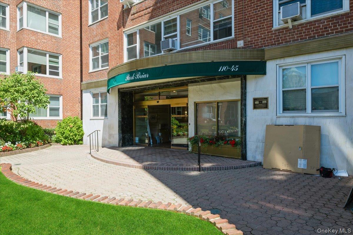 110-45 Queens Boulevard # 312, Forest Hills, NY 11375