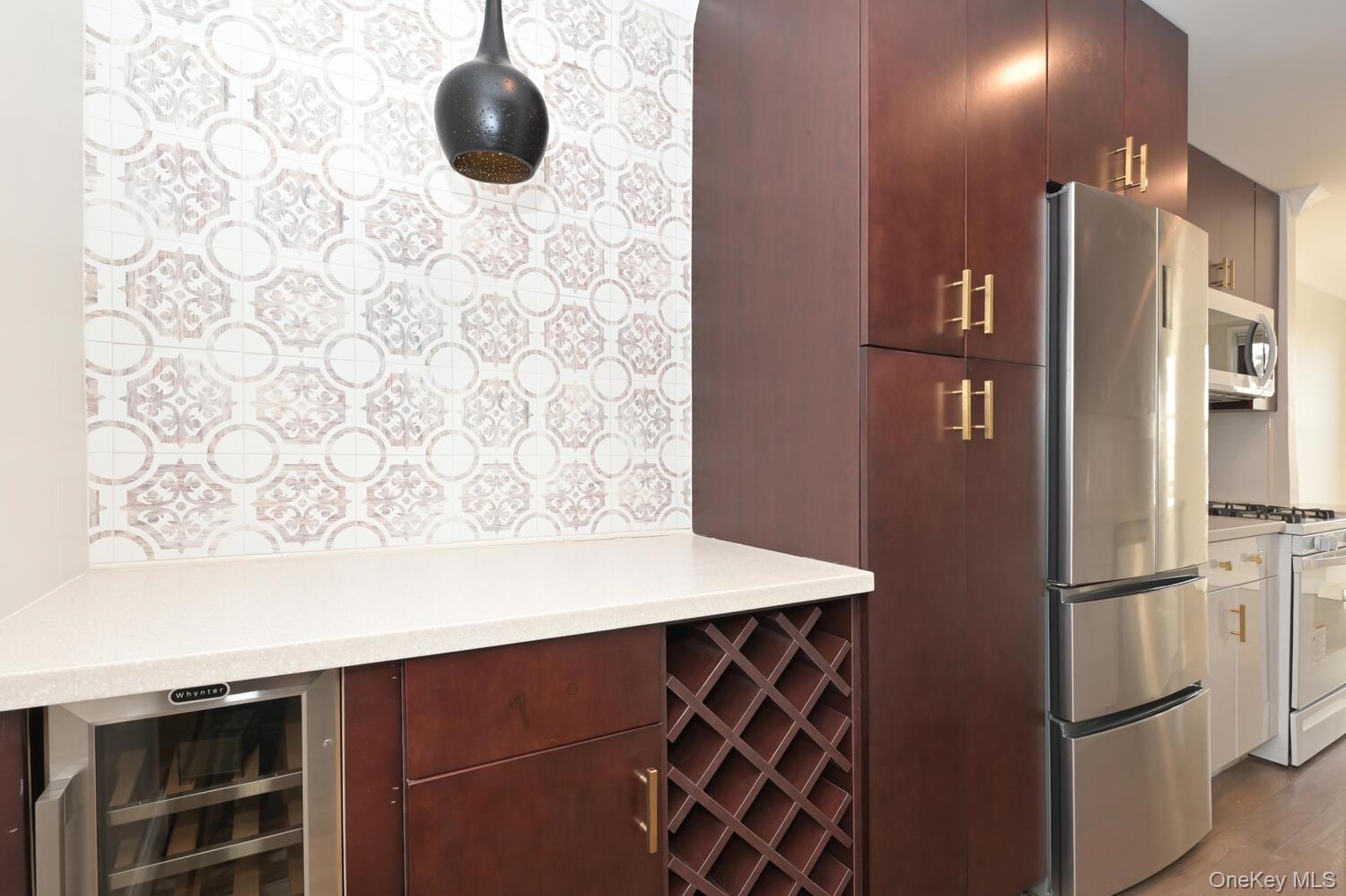 6 Birchwood Court # 4N, Mineola, NY 11501