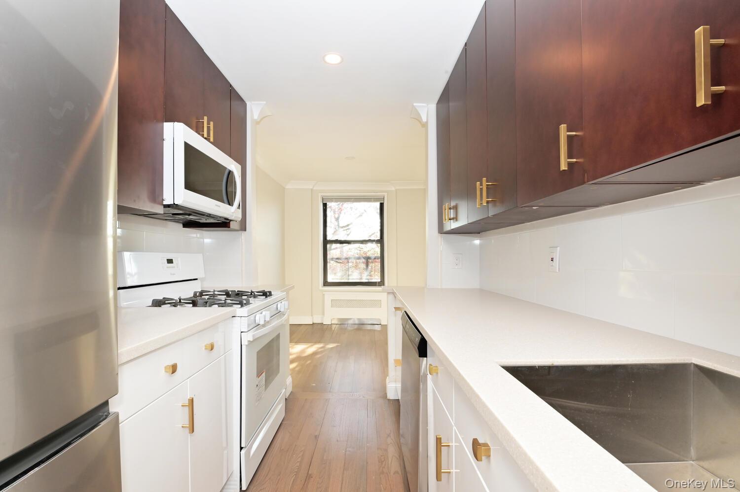 6 Birchwood Court # 4N, Mineola, NY 11501