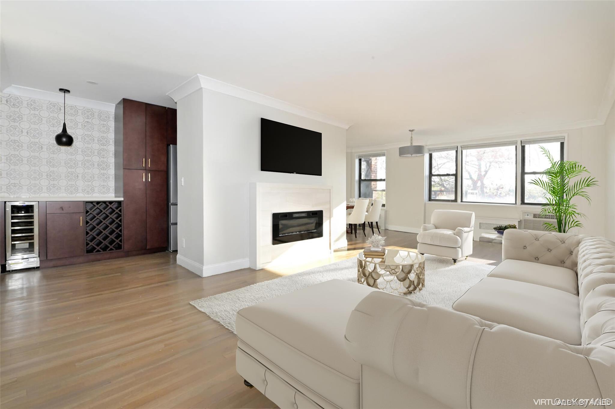 6 Birchwood Court # 4N, Mineola, NY 11501