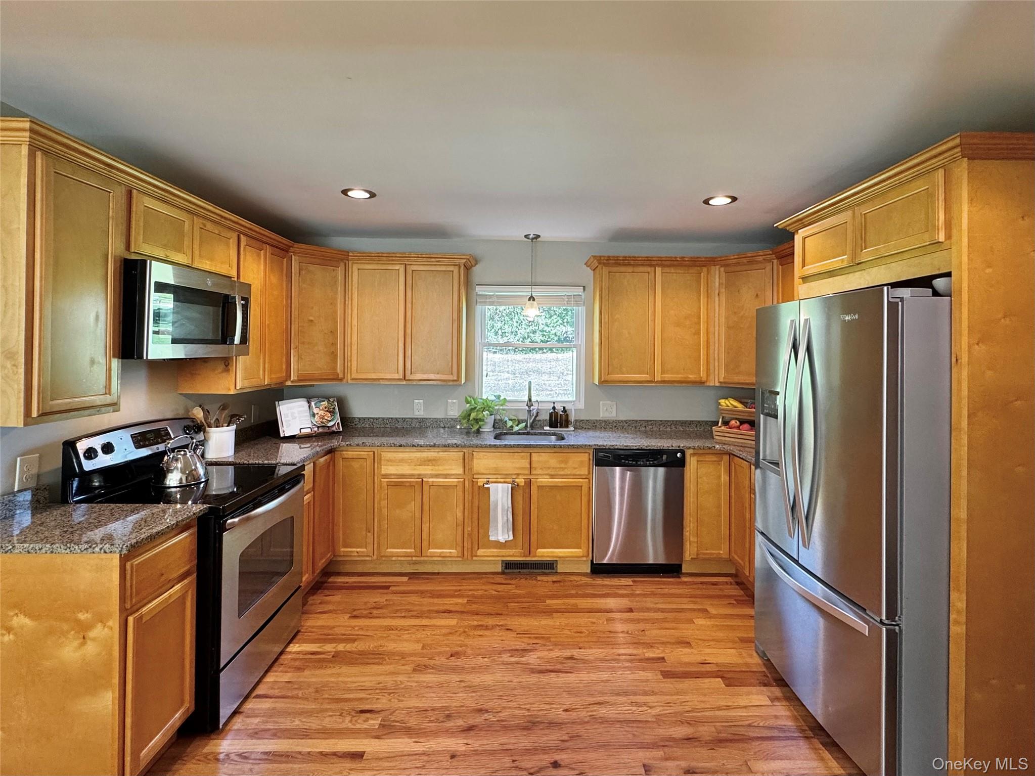 96 Daley Road, Poughkeepsie, NY 12603