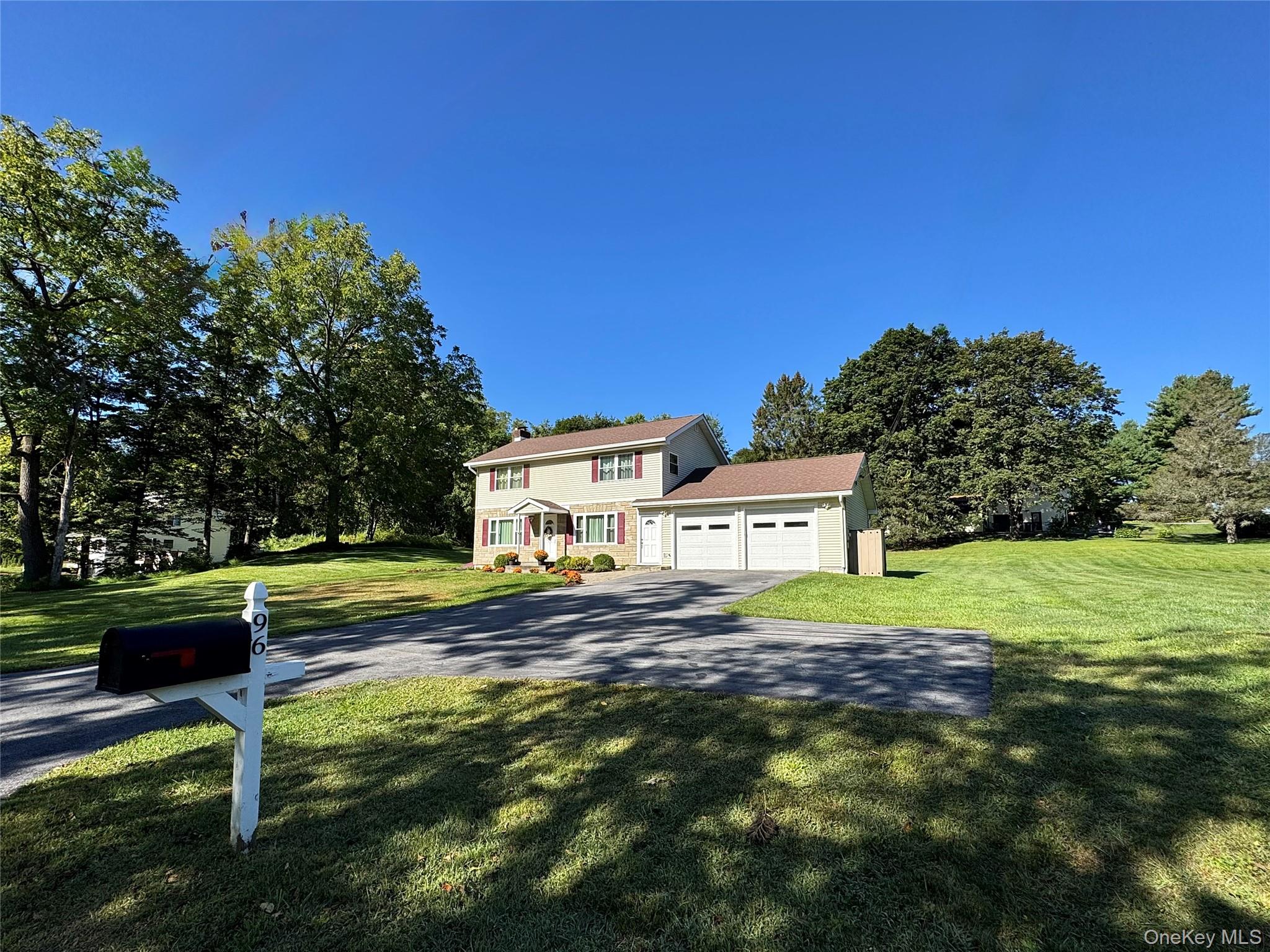 96 Daley Road, Poughkeepsie, NY 12603