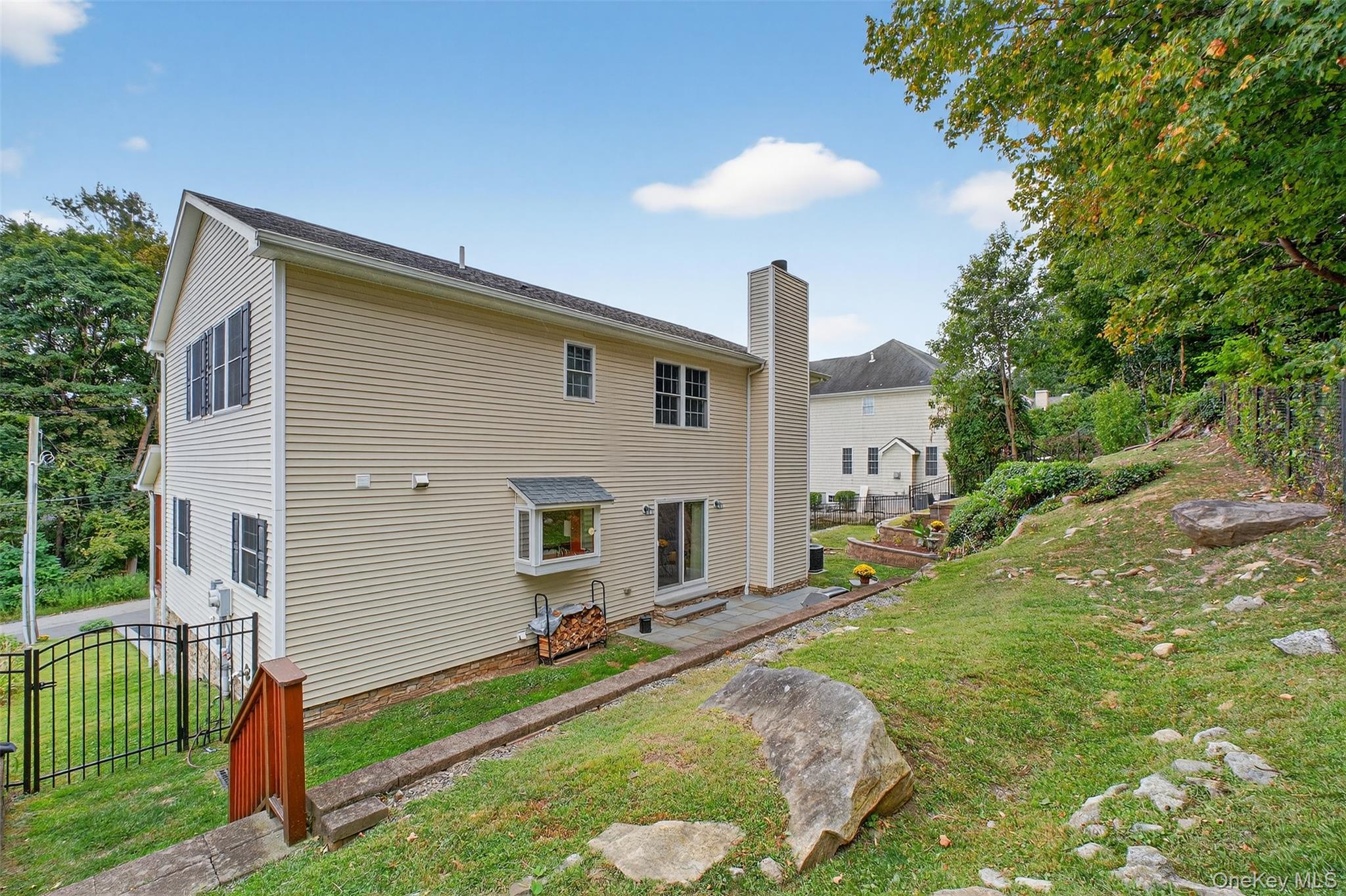 76 Sarles Lane, Pleasantville, NY 10570