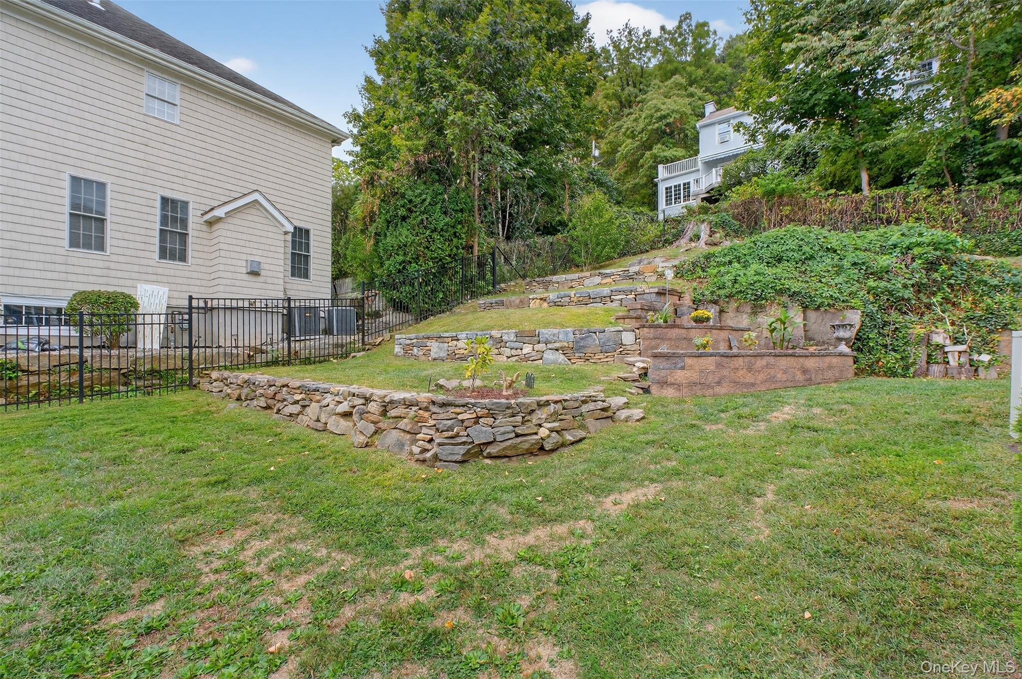 76 Sarles Lane, Pleasantville, NY 10570