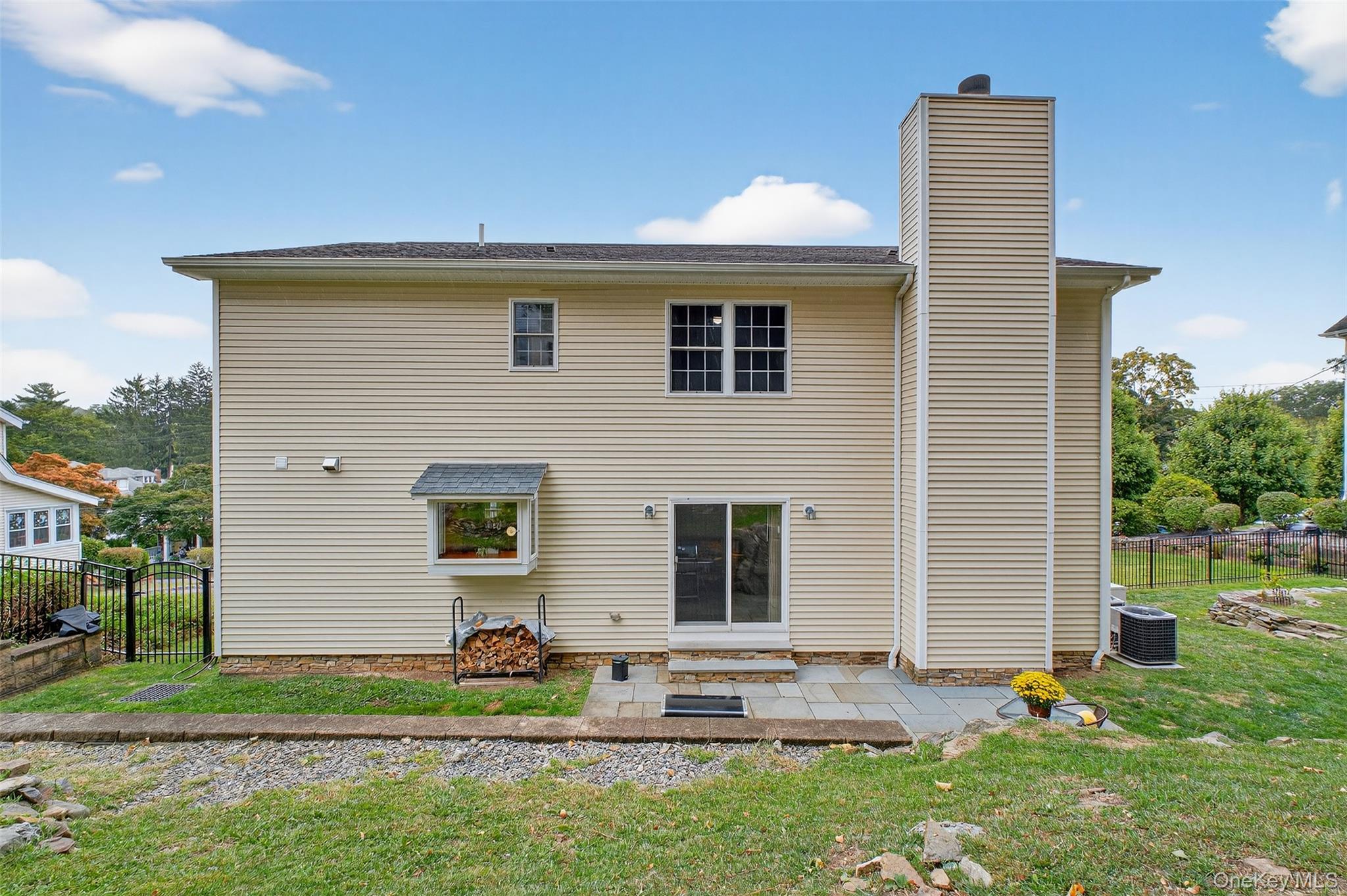 76 Sarles Lane, Pleasantville, NY 10570